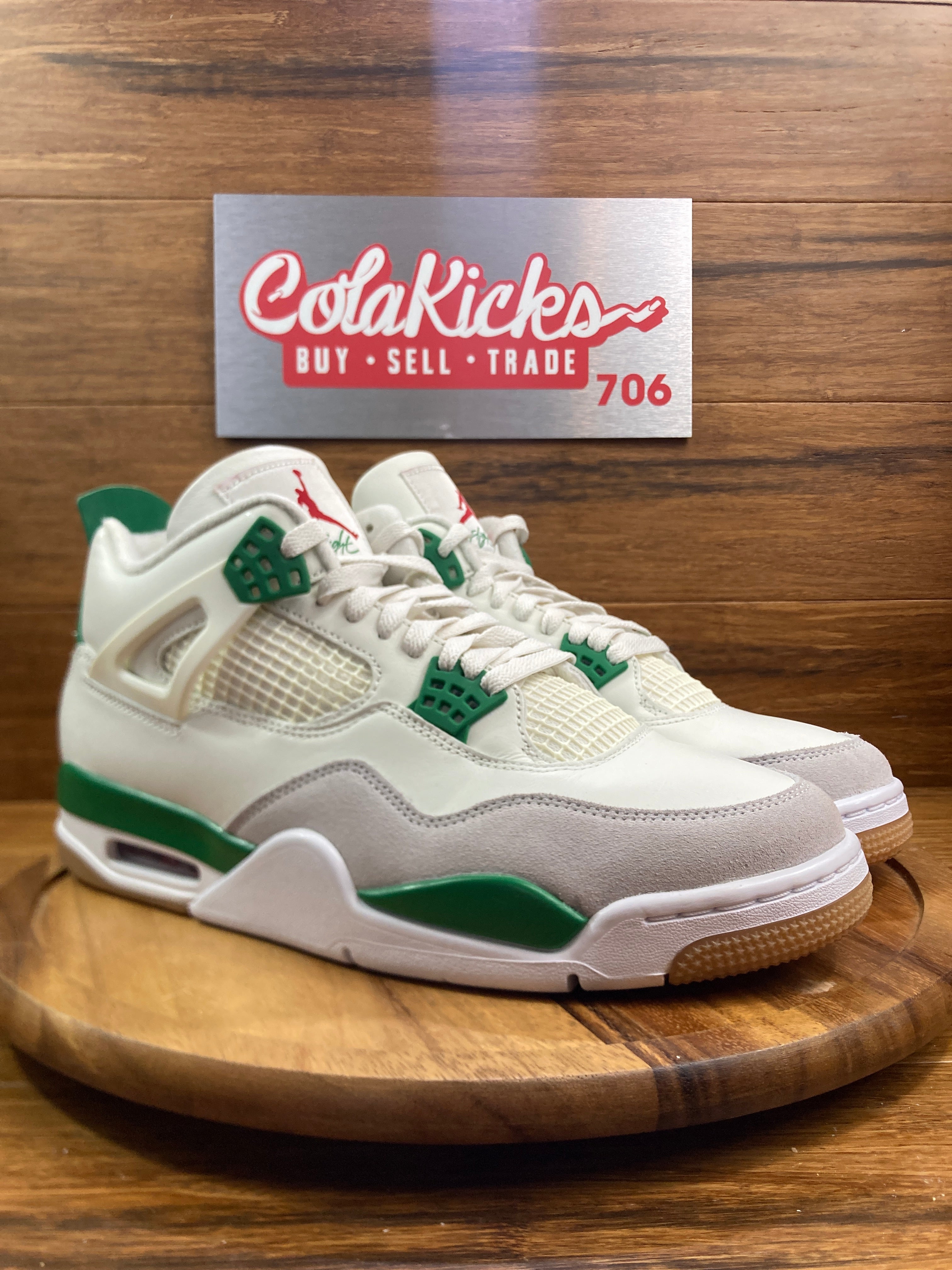 Jordan 4 Retro SB Pine Green