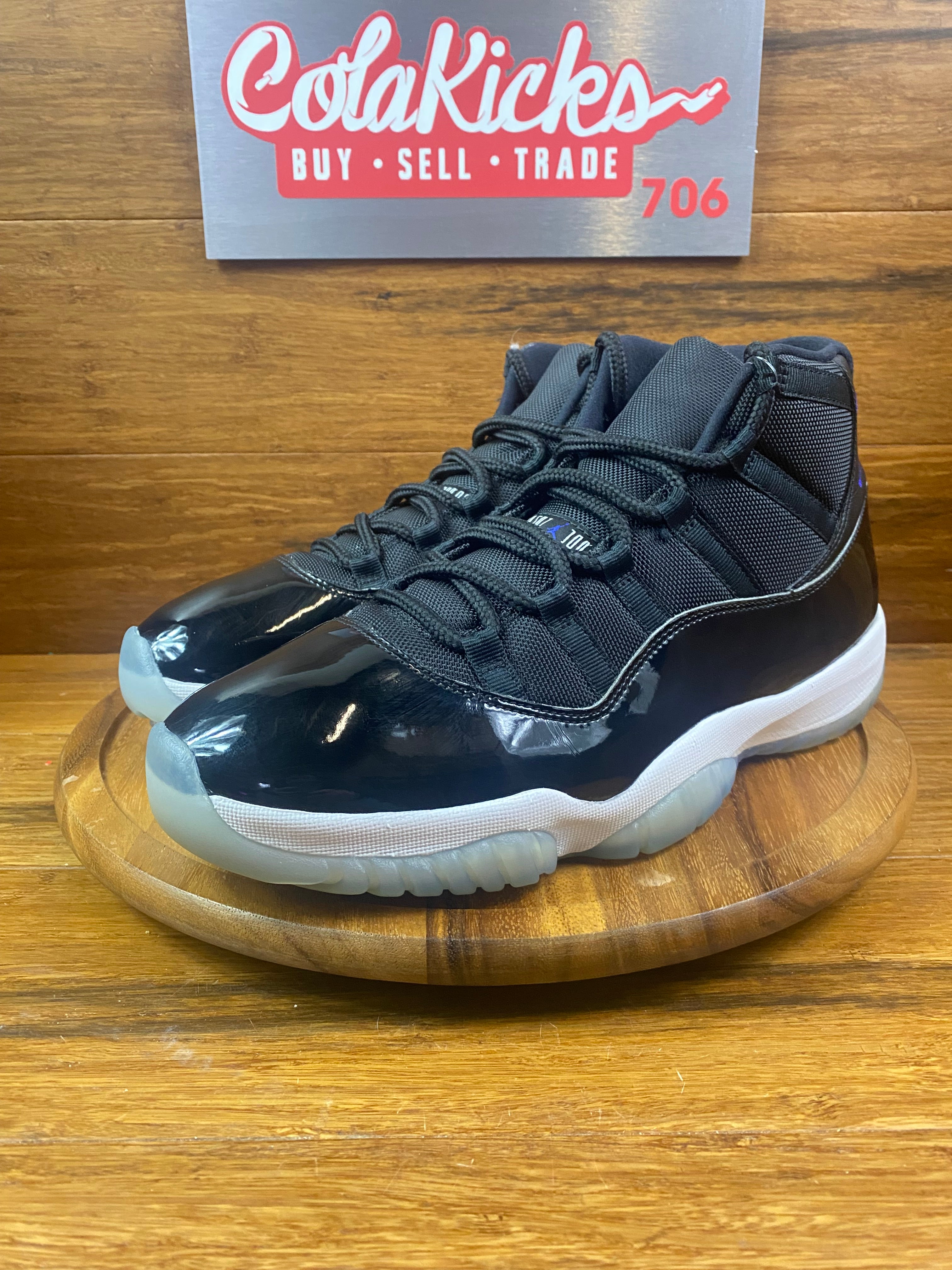 Jordan 11 Retro Space Jam (2016)