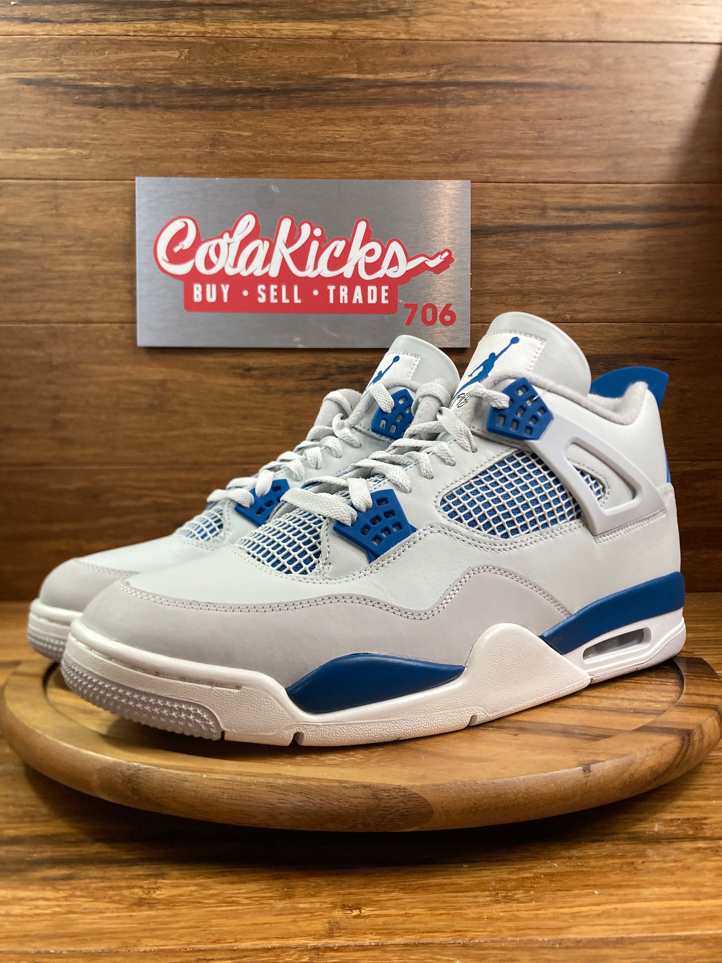 Jordan 4 Retro Military Blue (2024)