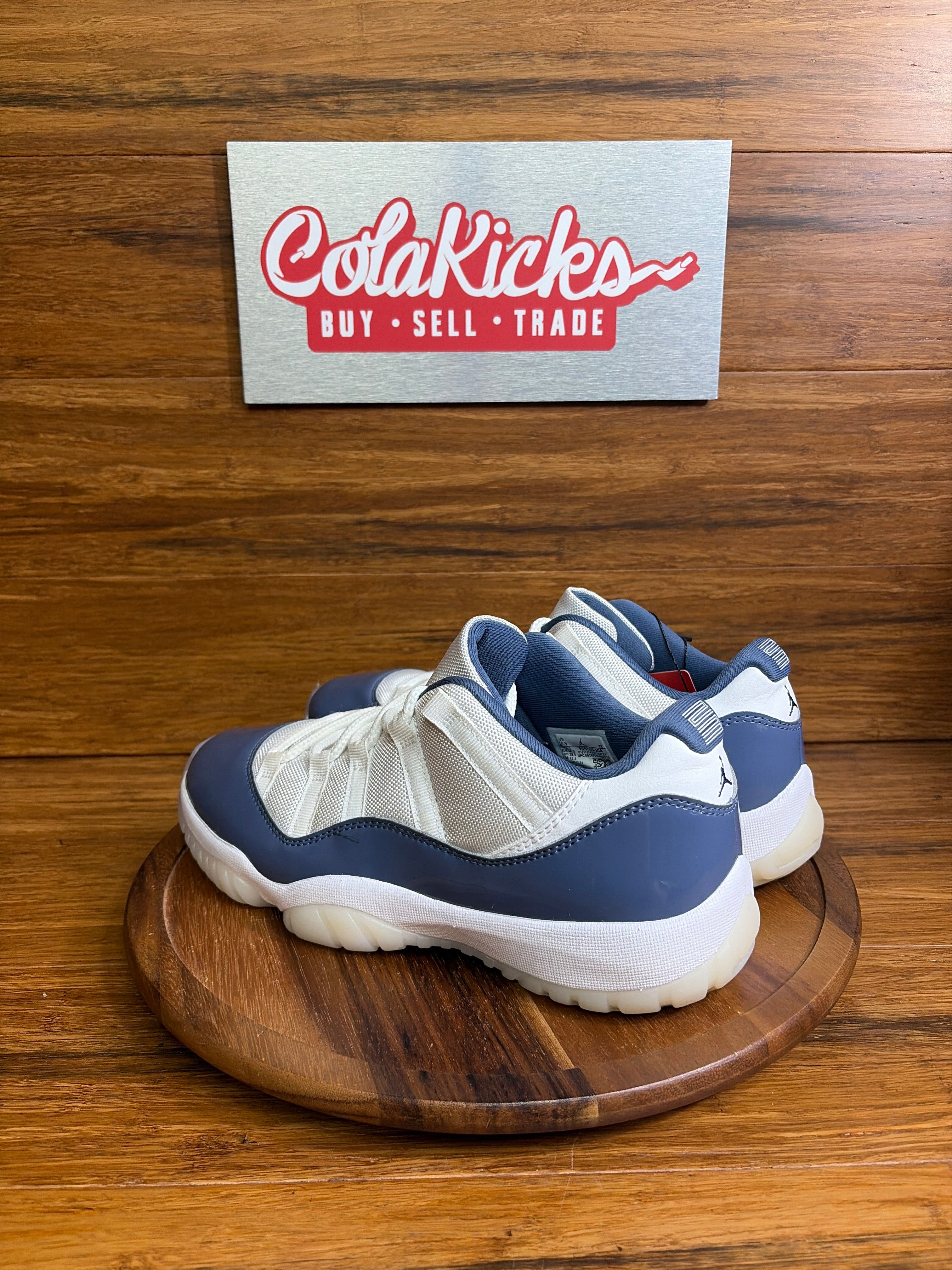 Jordan 11 Retro Low Diffused Blue