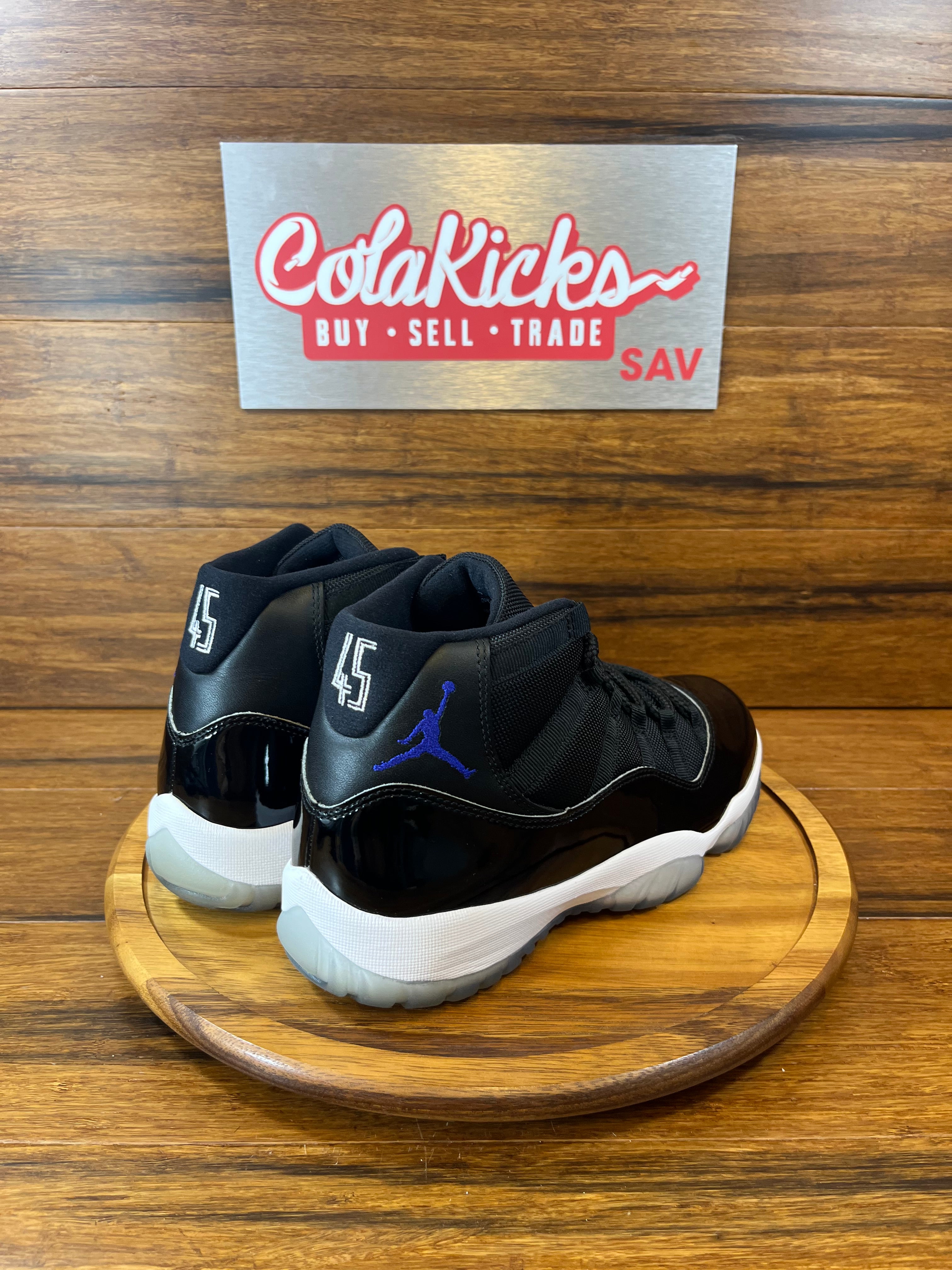 Jordan 11 Retro Space Jam (2016)