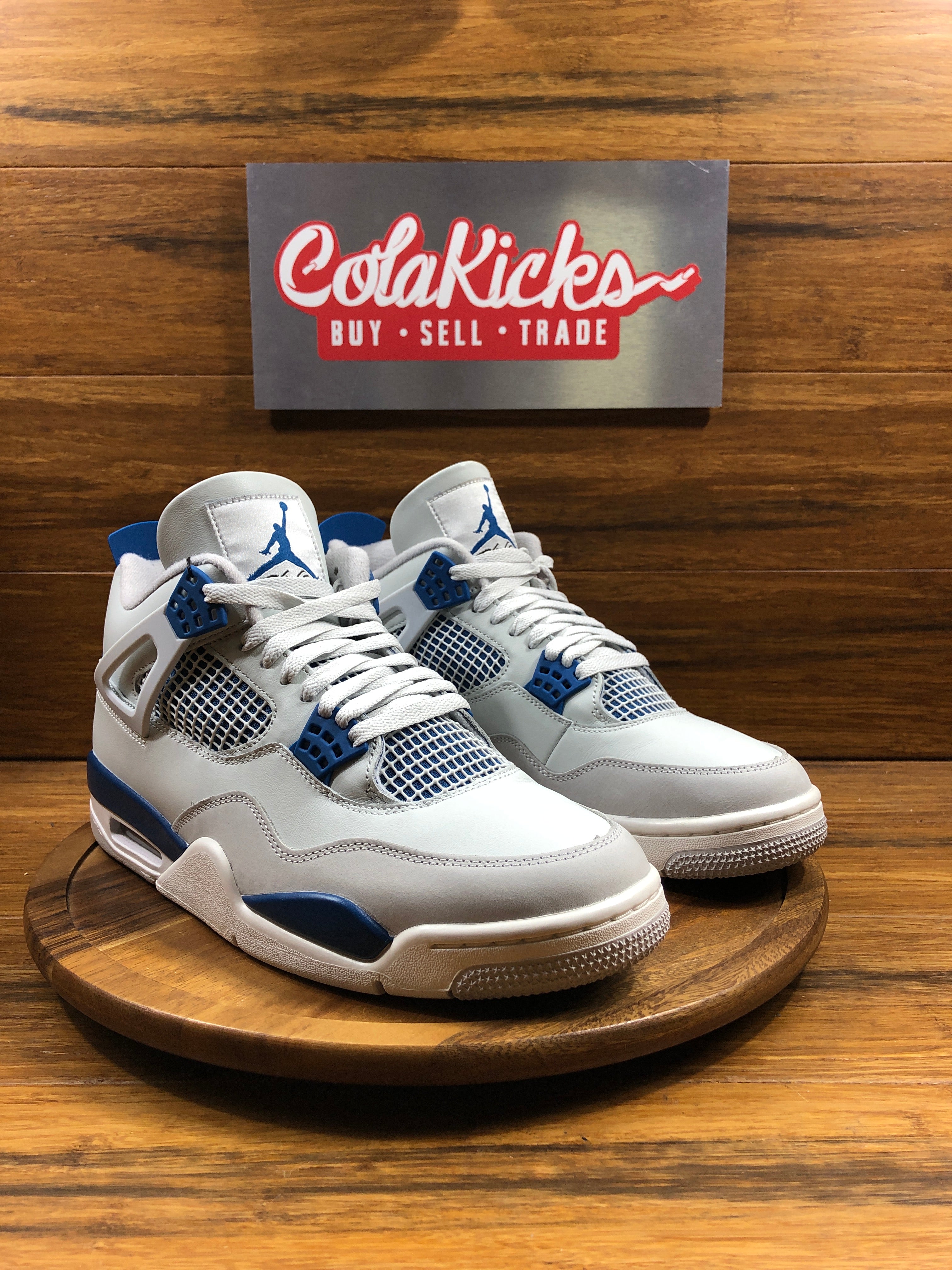Jordan 4 Retro Military Blue (2024)