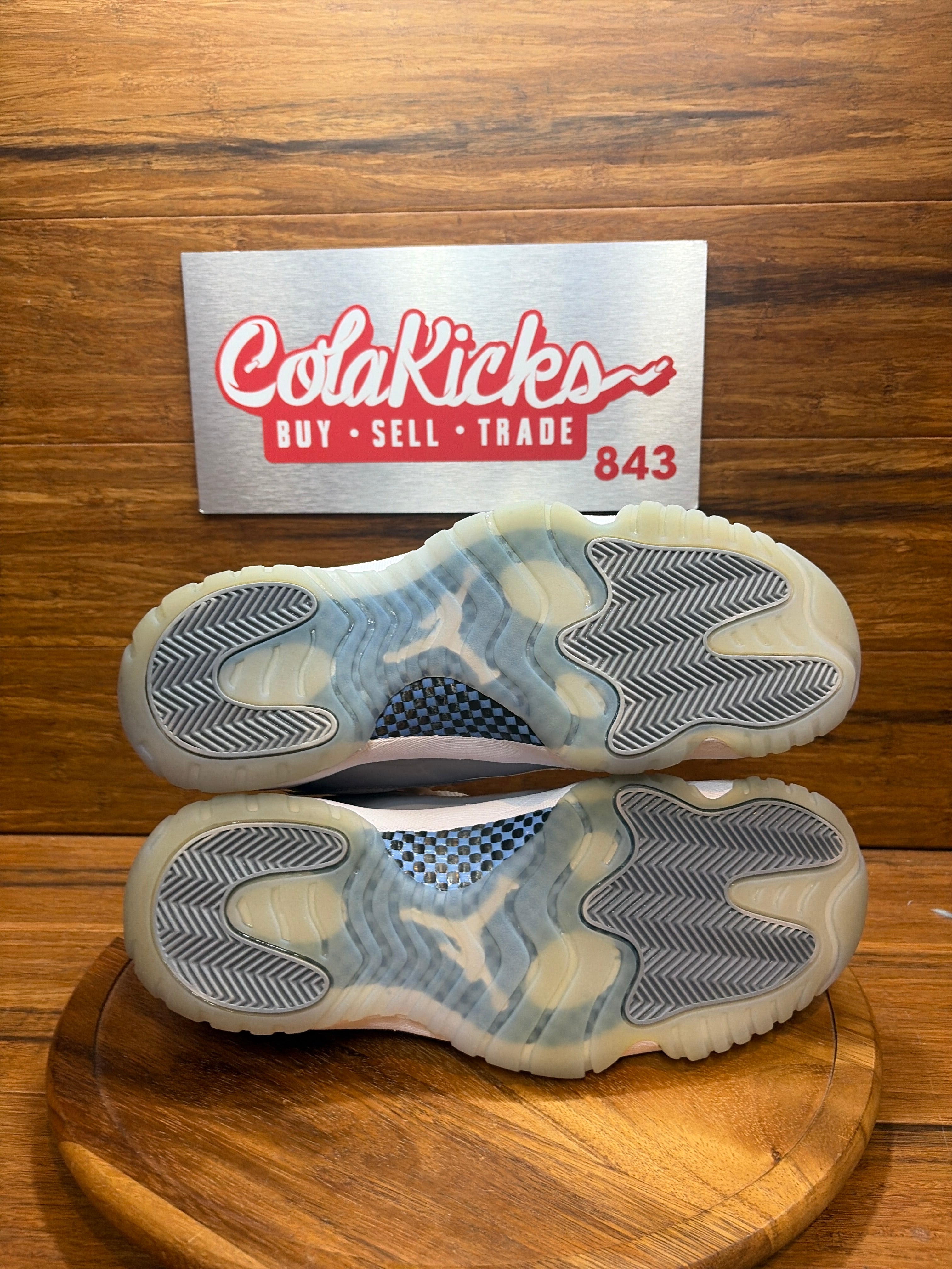 Jordan 11 Retro Low Cement Grey