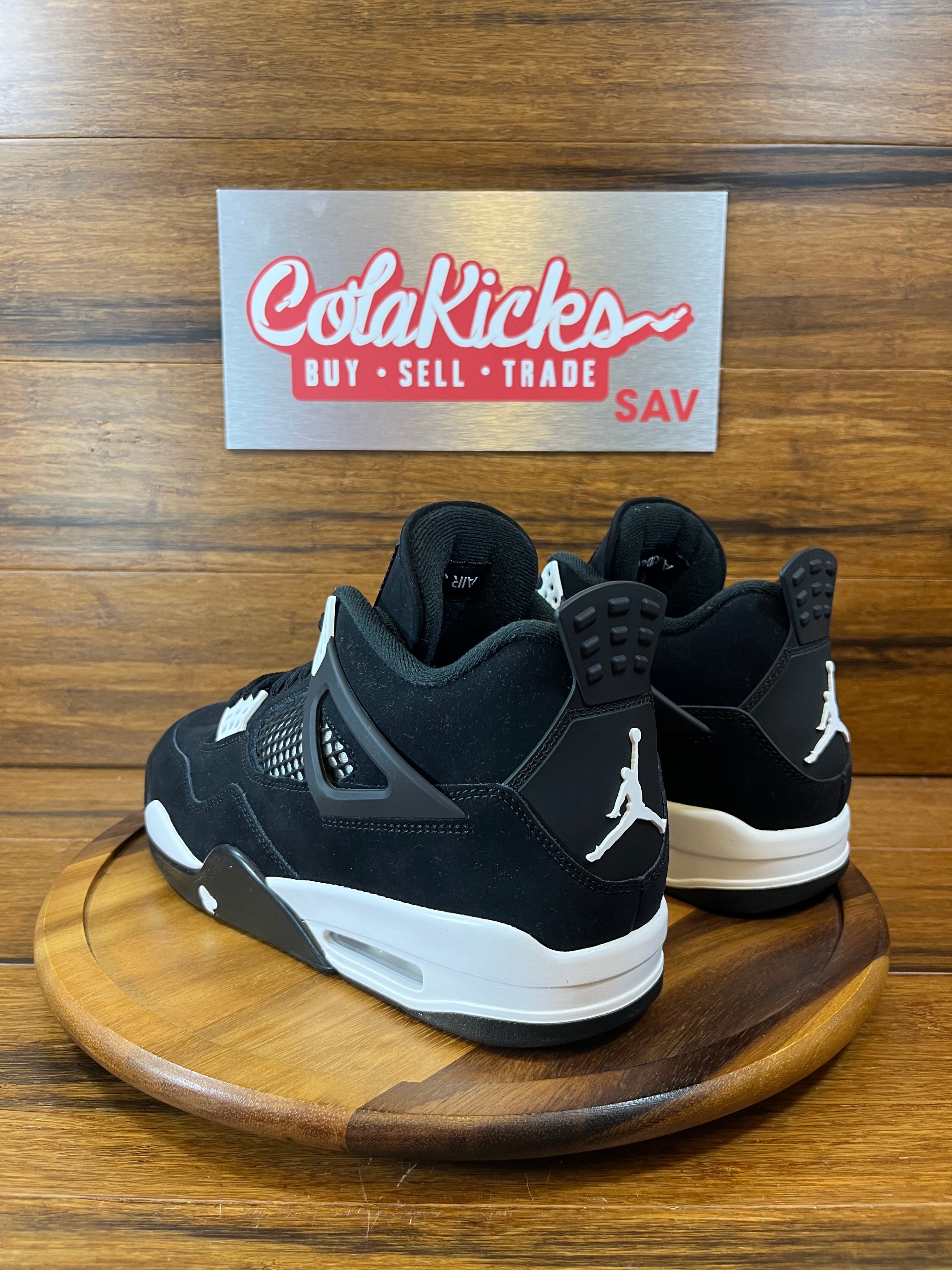 Jordan 4 Retro White Thunder