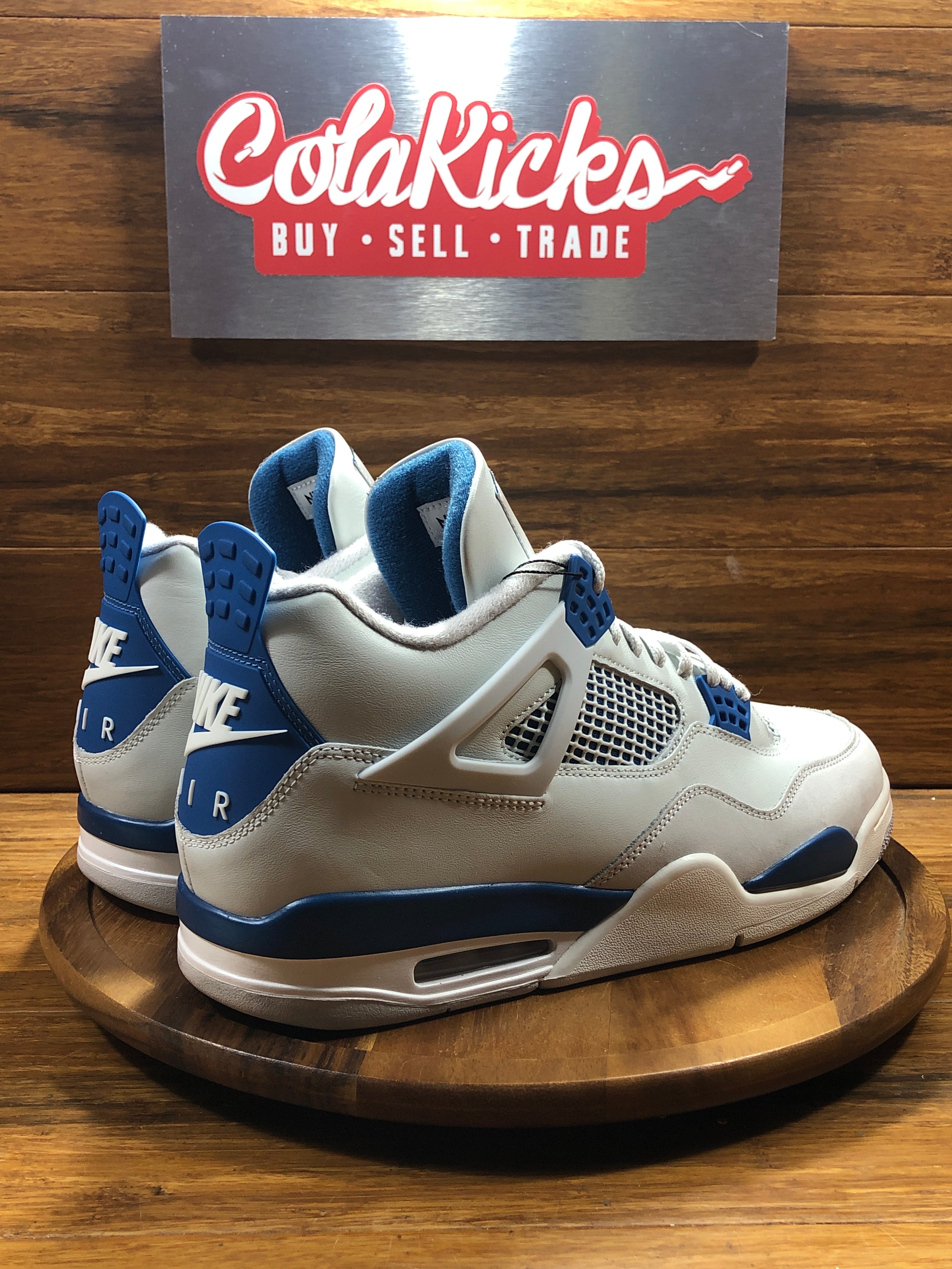 Jordan 4 Retro Military Blue (2024)