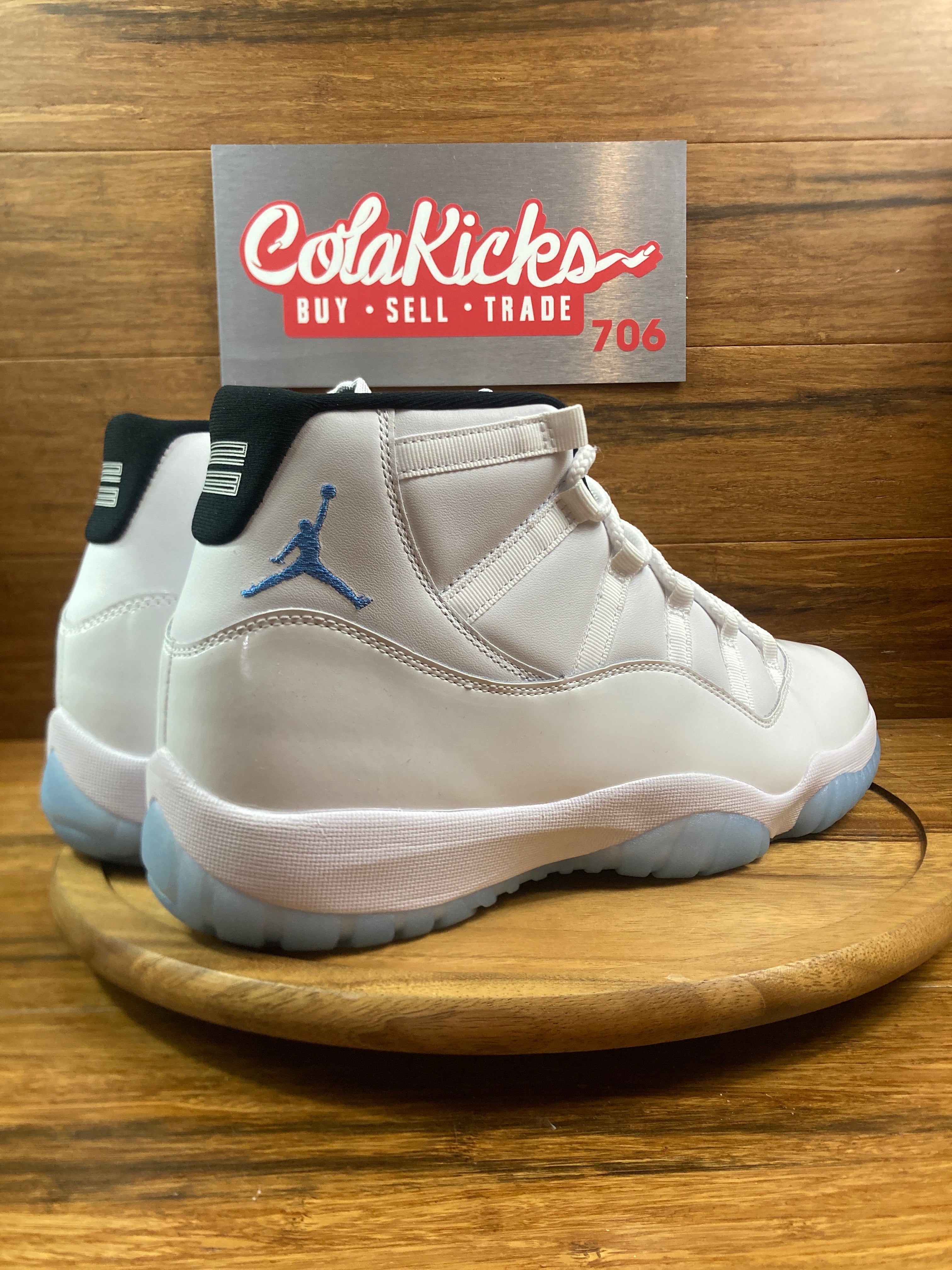 Jordan 11 Retro Legend Blue (2024)