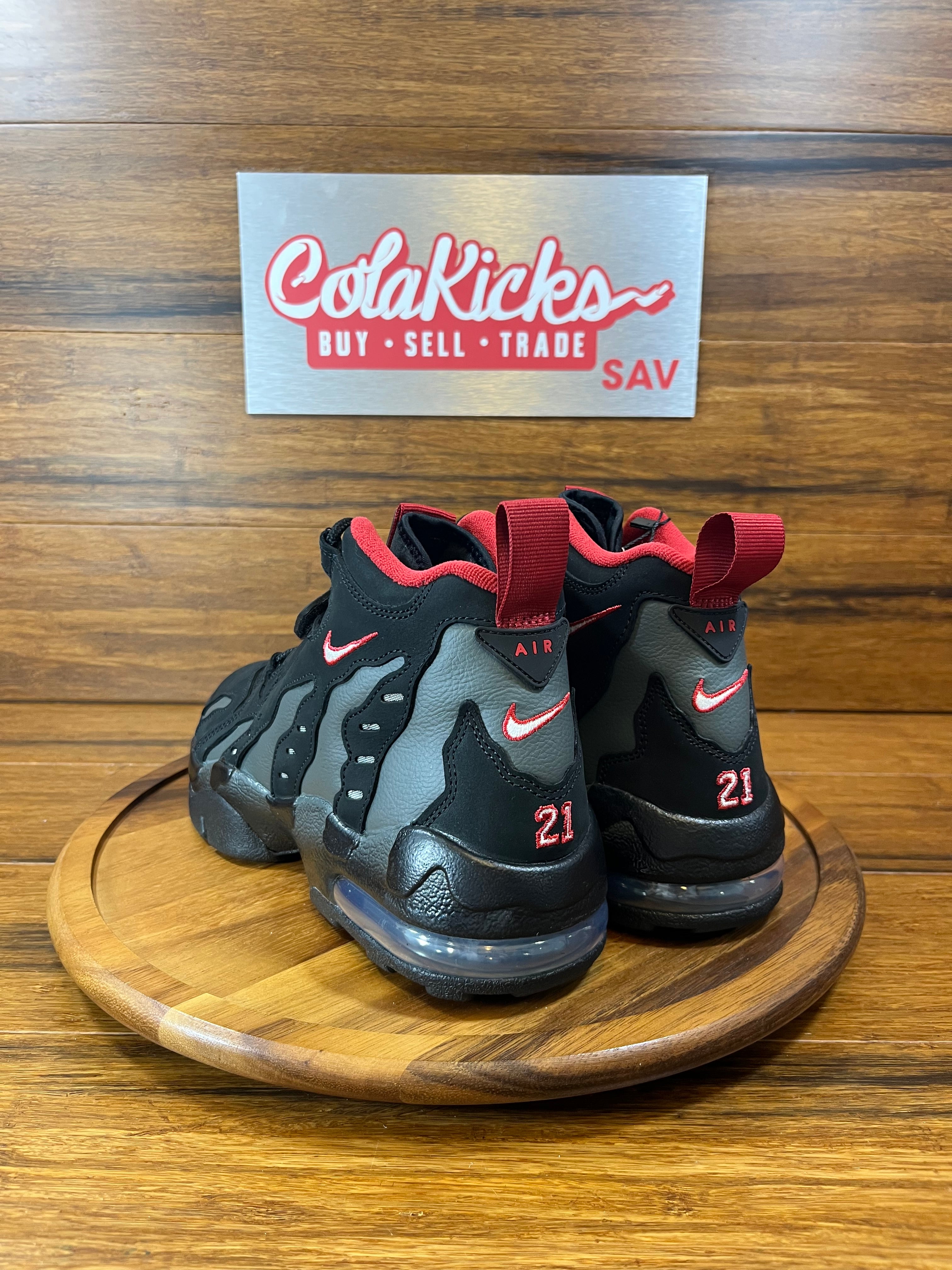 Nike Air DT Max '96 Falcons