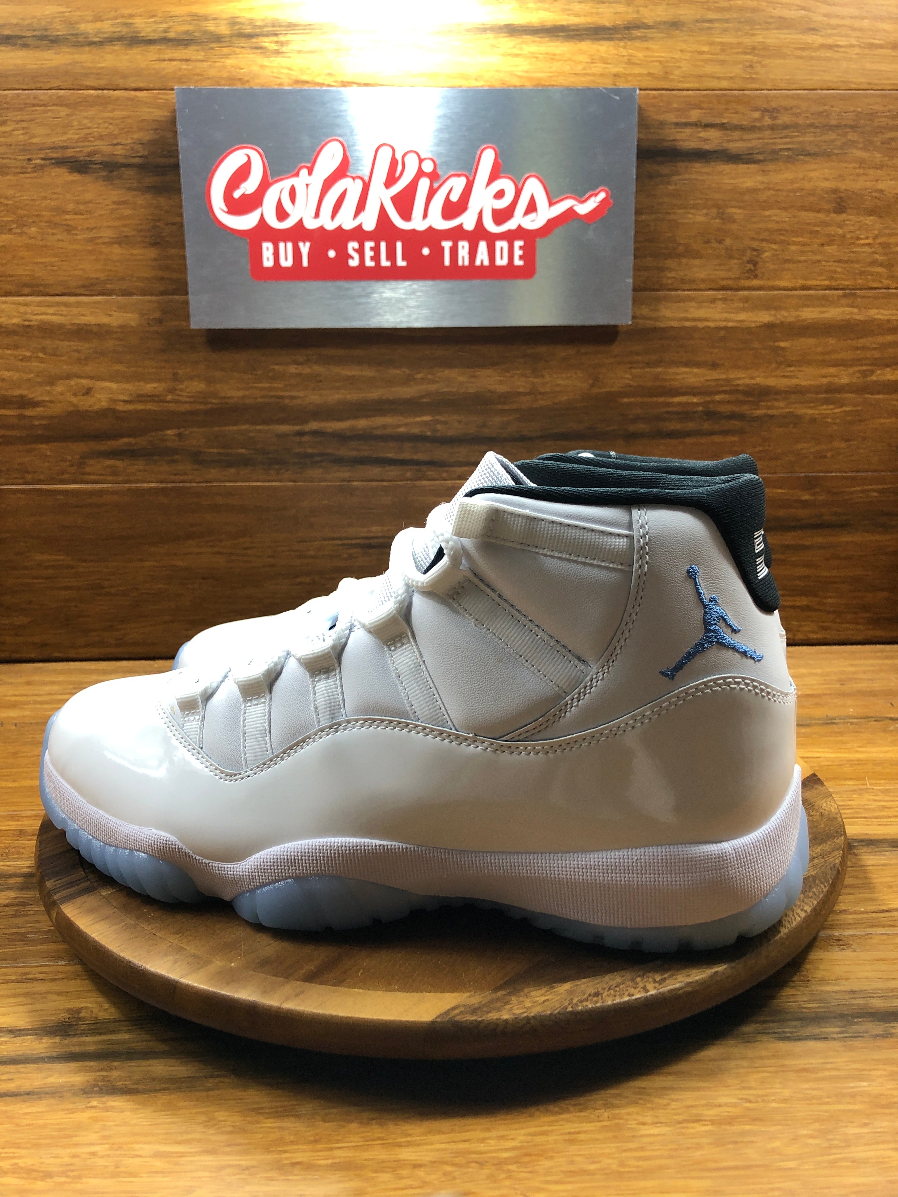 Jordan 11 Retro Legend Blue (2024)