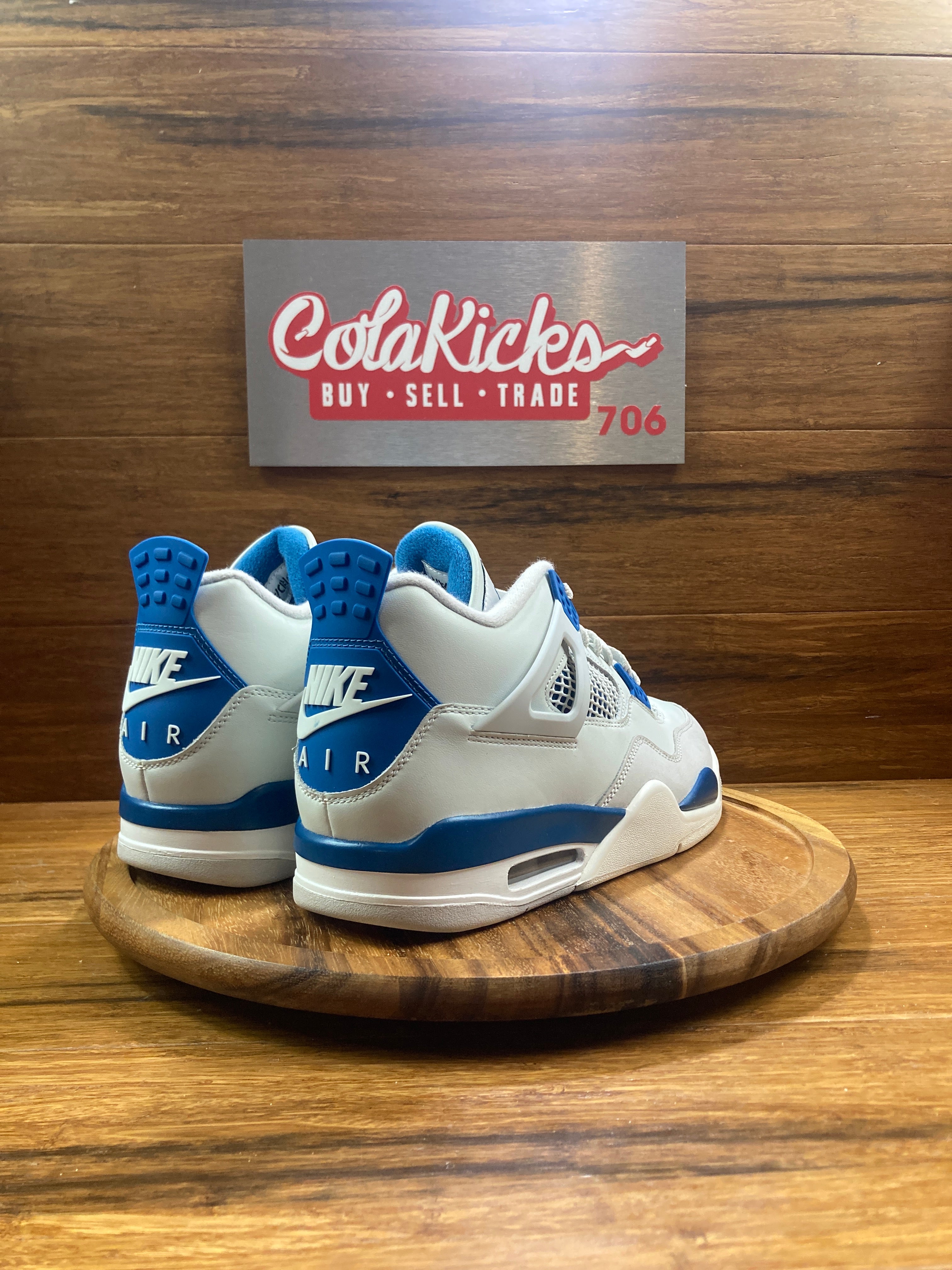 Jordan 4 Retro Military Blue (2024)