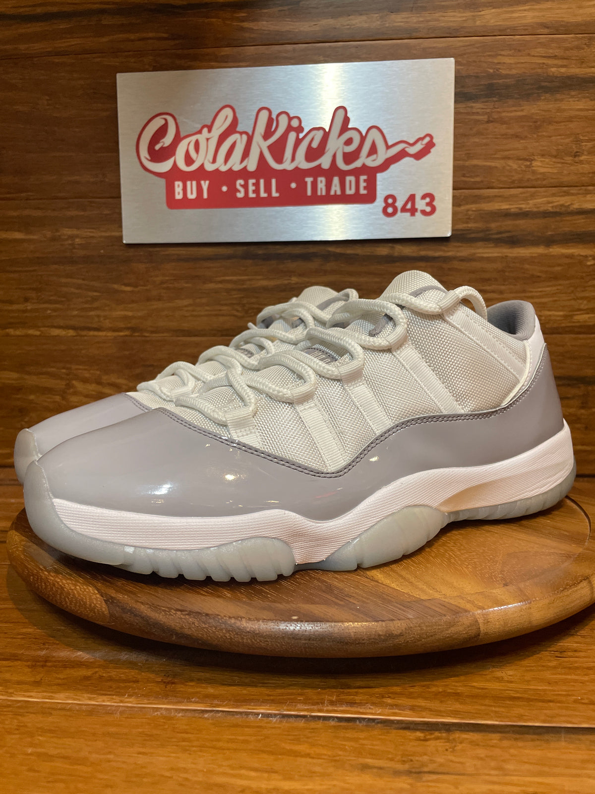Jordan 11 Retro Low Cement Grey