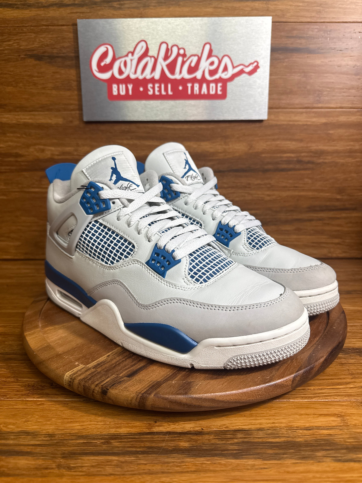 Jordan 4 Retro Military Blue (2024)