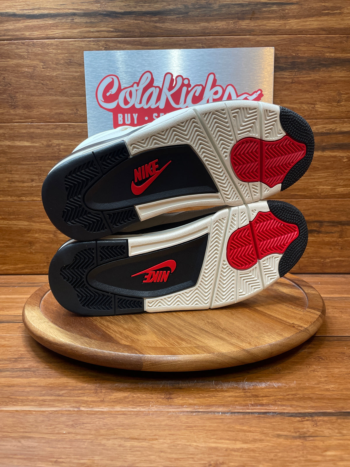 Jordan 4 Retro Flight Club