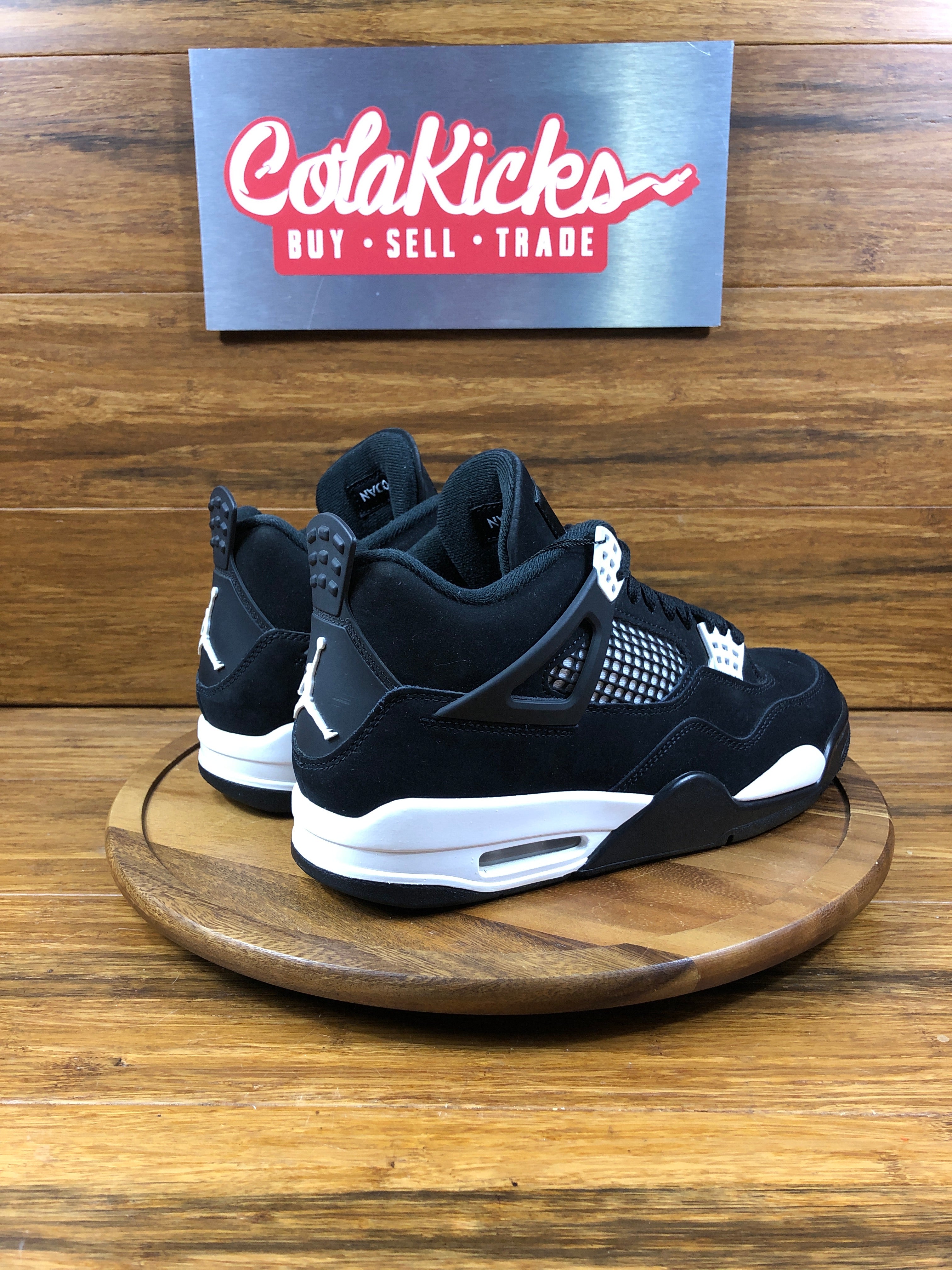 Jordan 4 Retro White Thunder