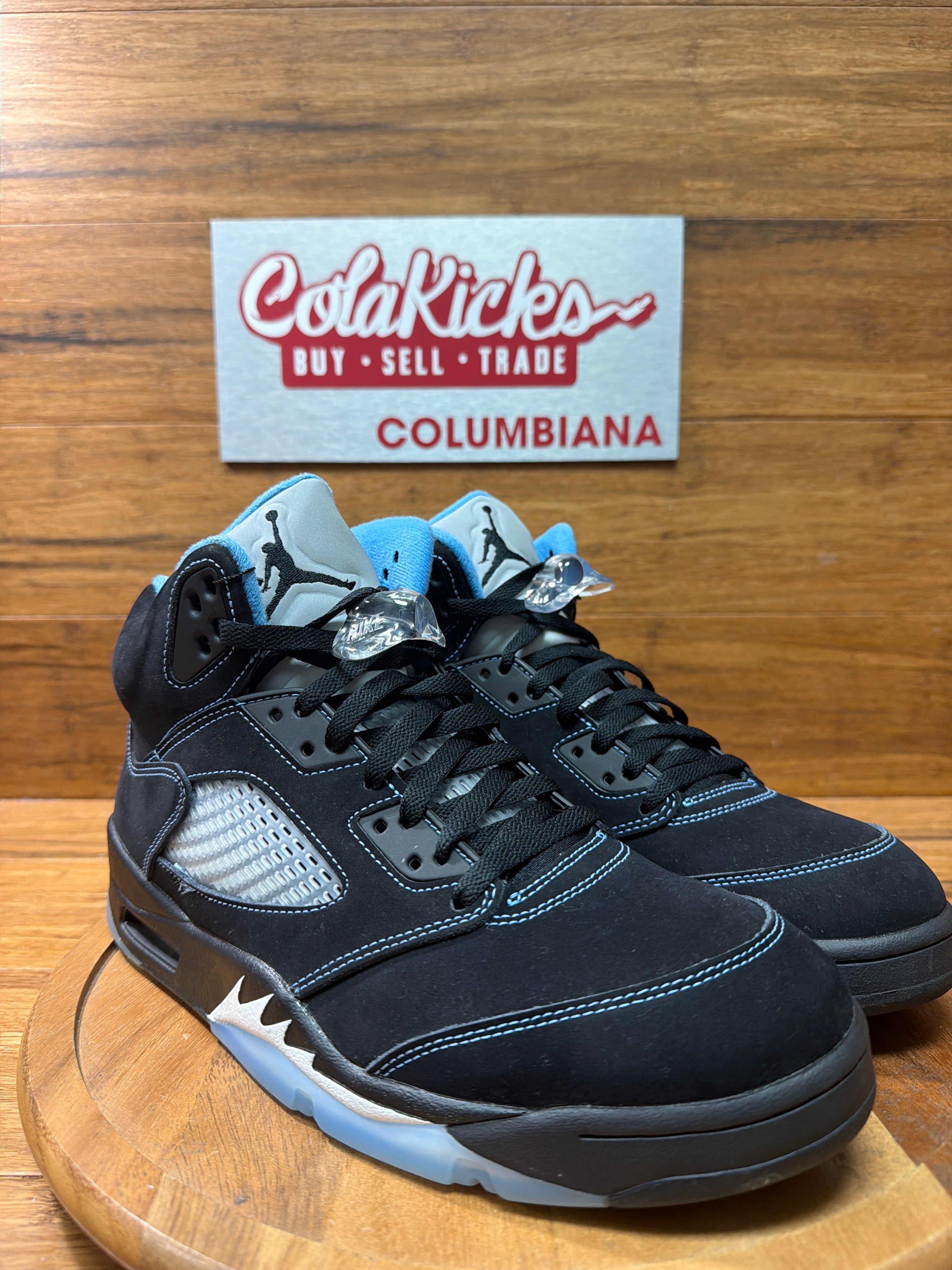 Jordan 5 Retro Black University Blue (2026)