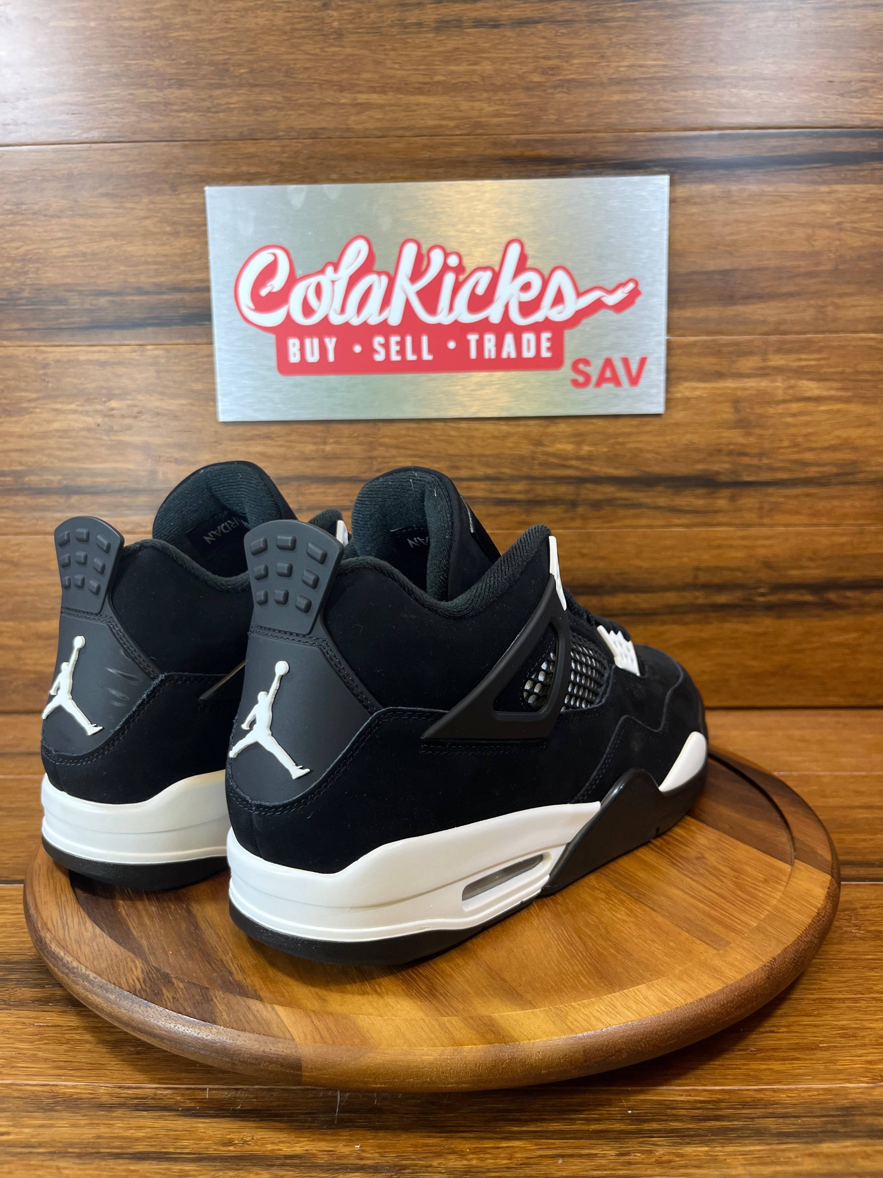 Jordan 4 Retro White Thunder