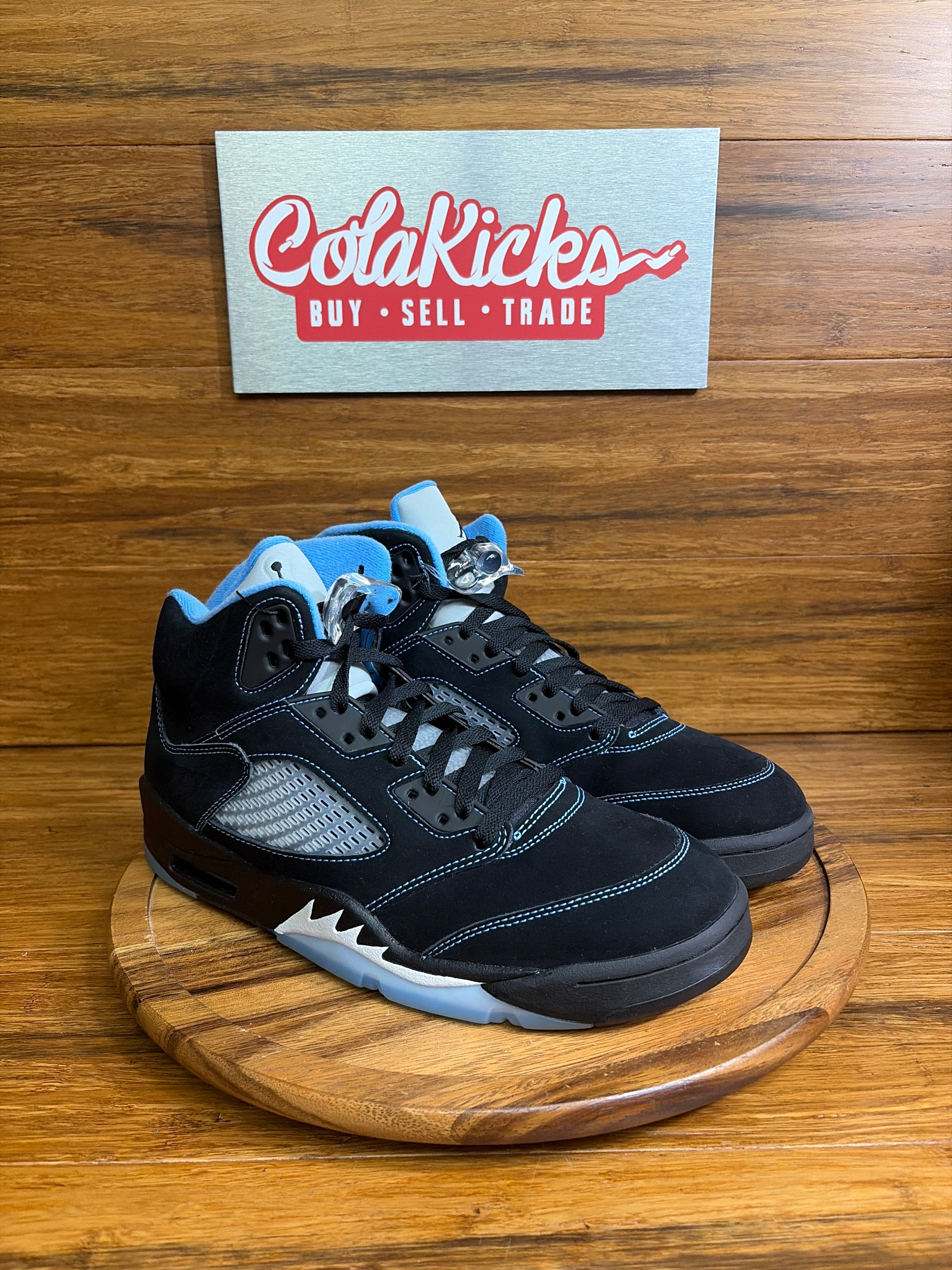 Jordan 5 Retro Black University Blue (2026)