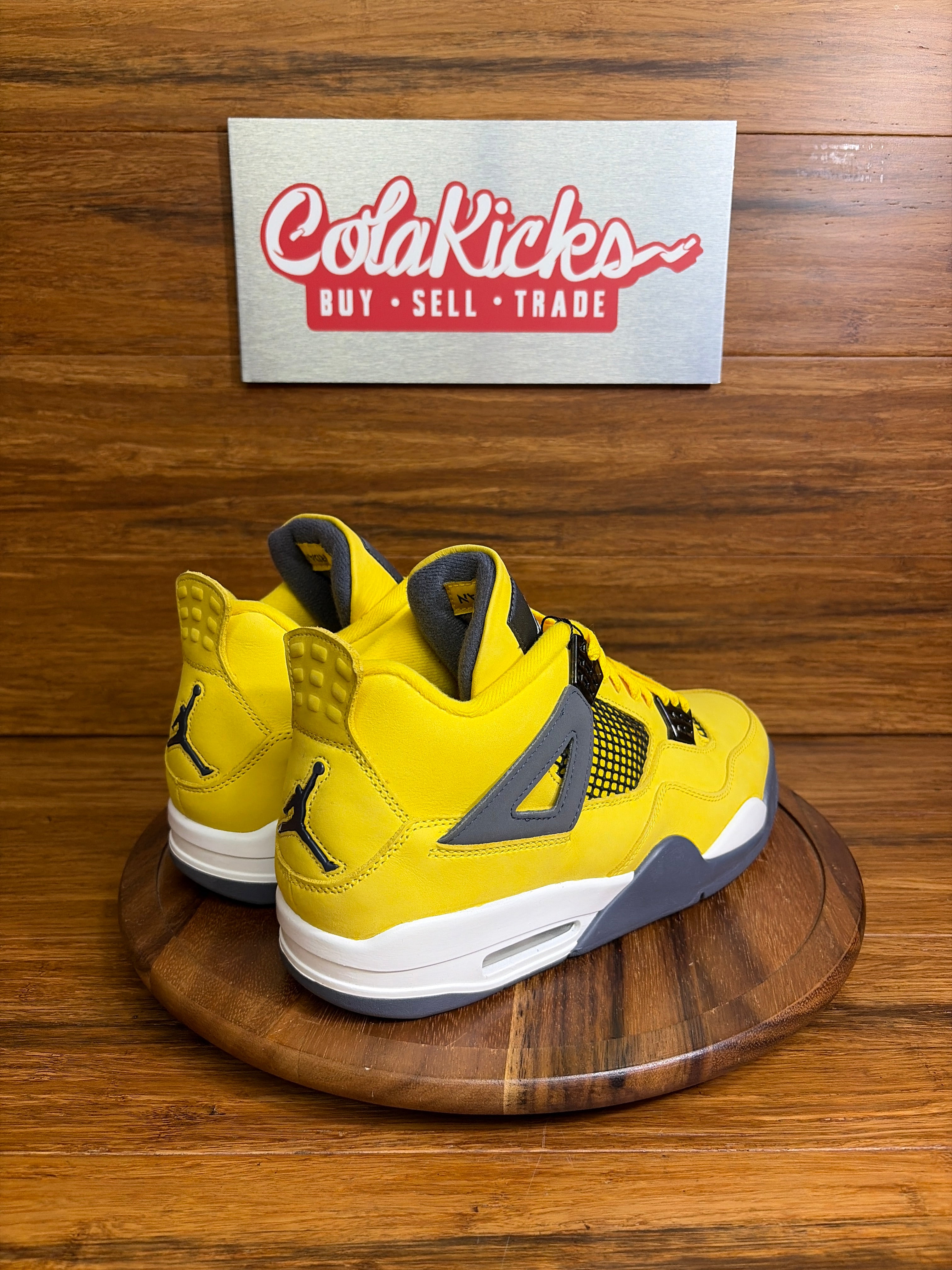 Jordan 4 Retro Lightning (2021)