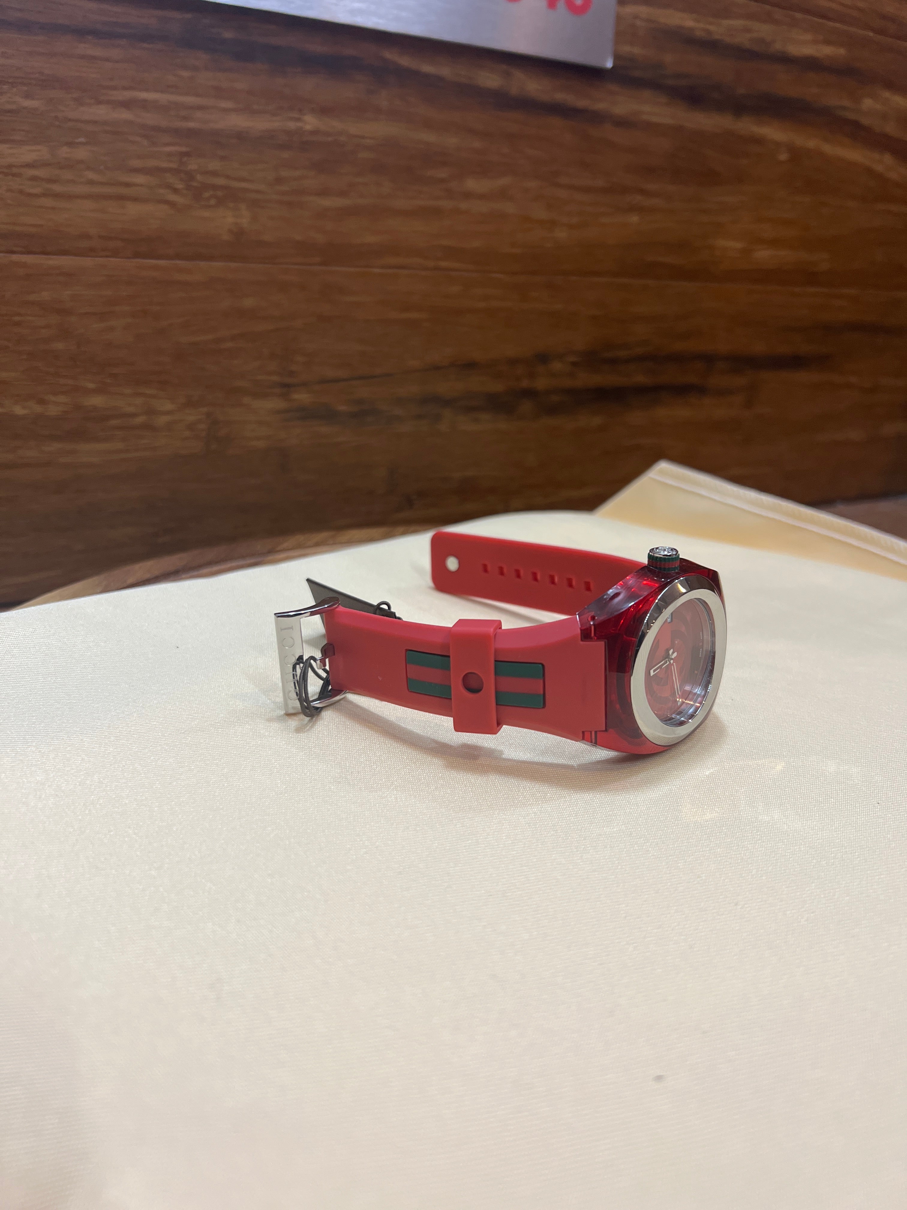 Gucci 137.1 Sync Red