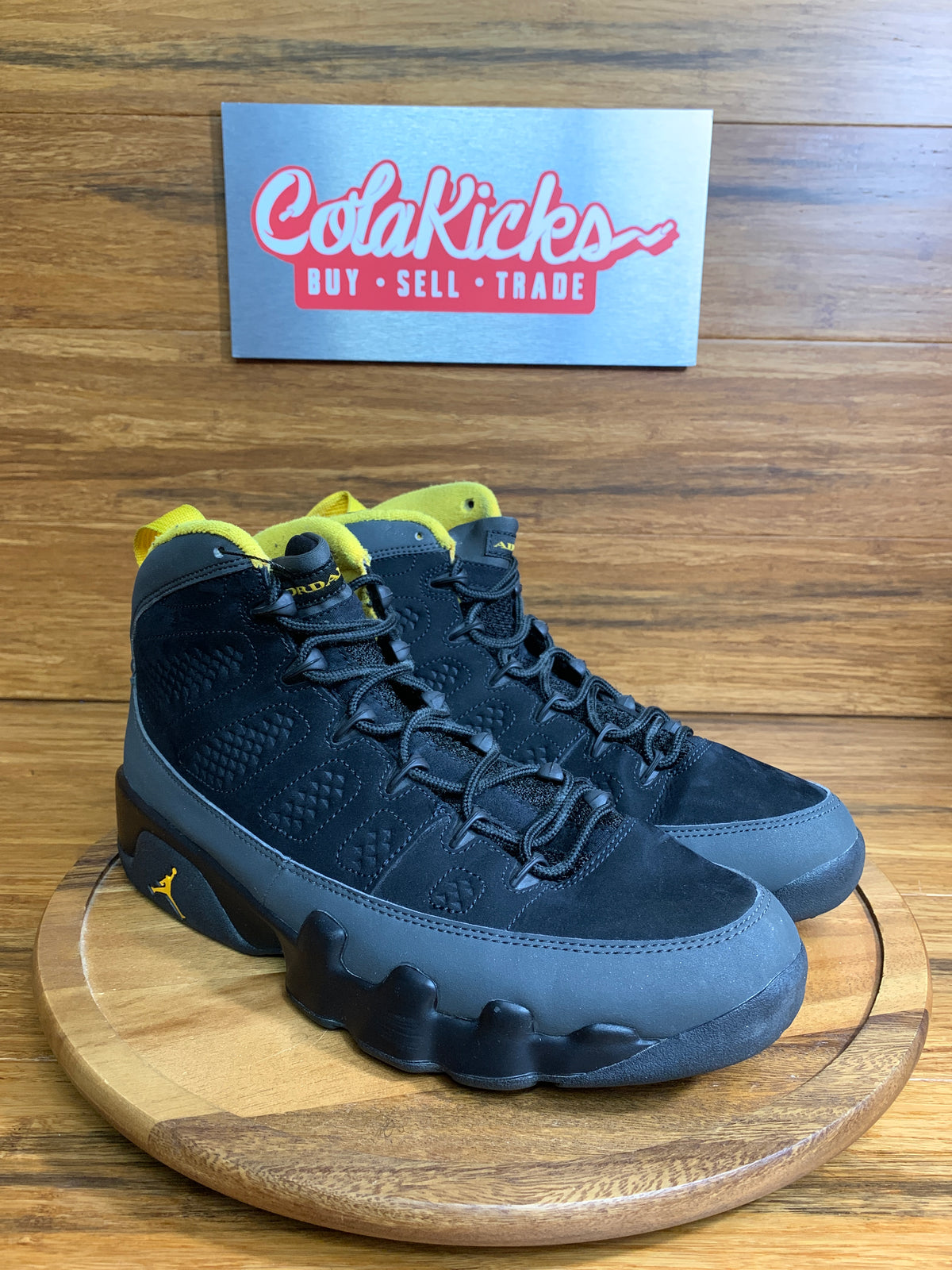 Jordan 9 Retro Dark Charcoal University Gold