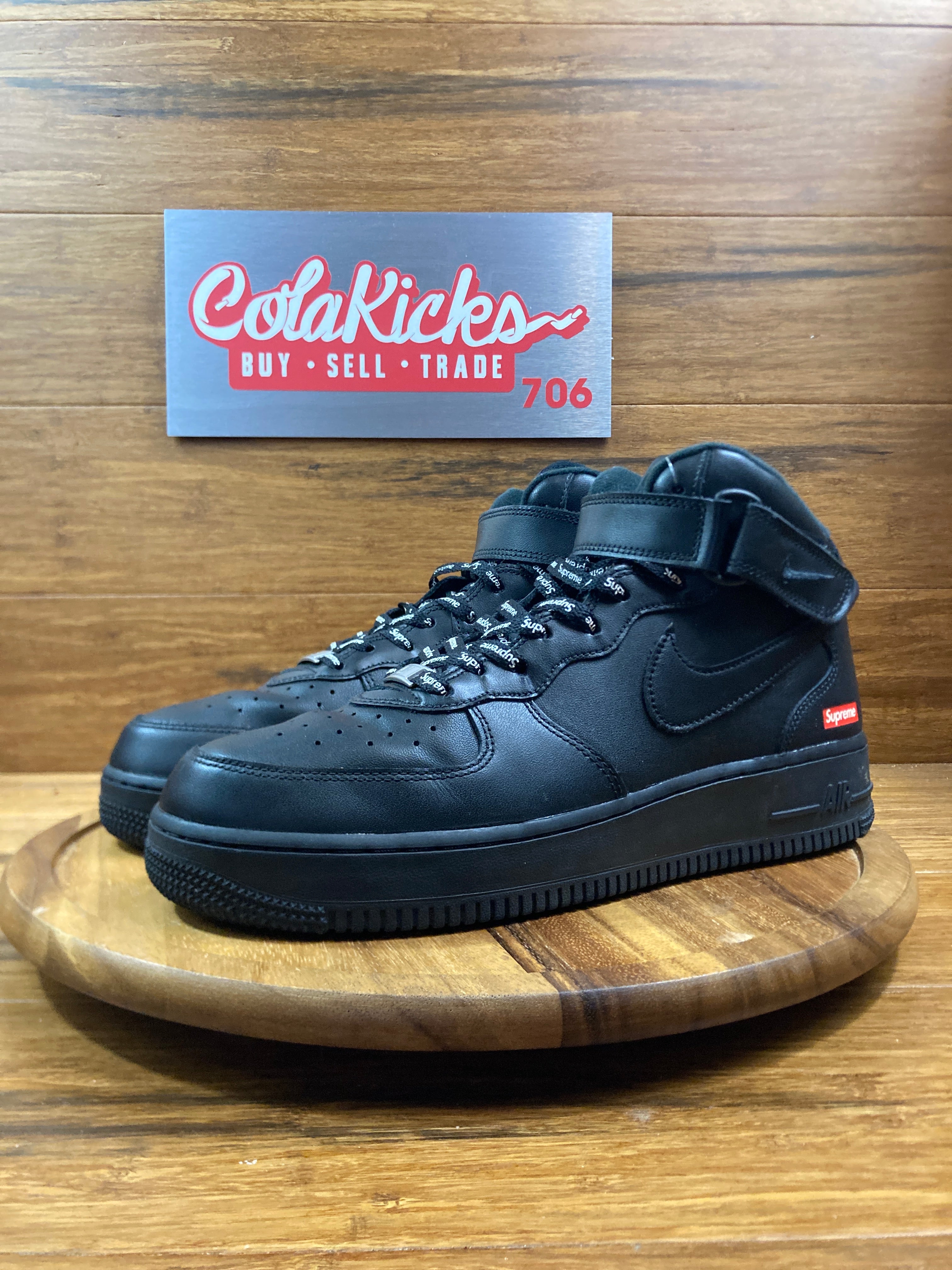 Nike Air Force 1 Mid Supreme Black