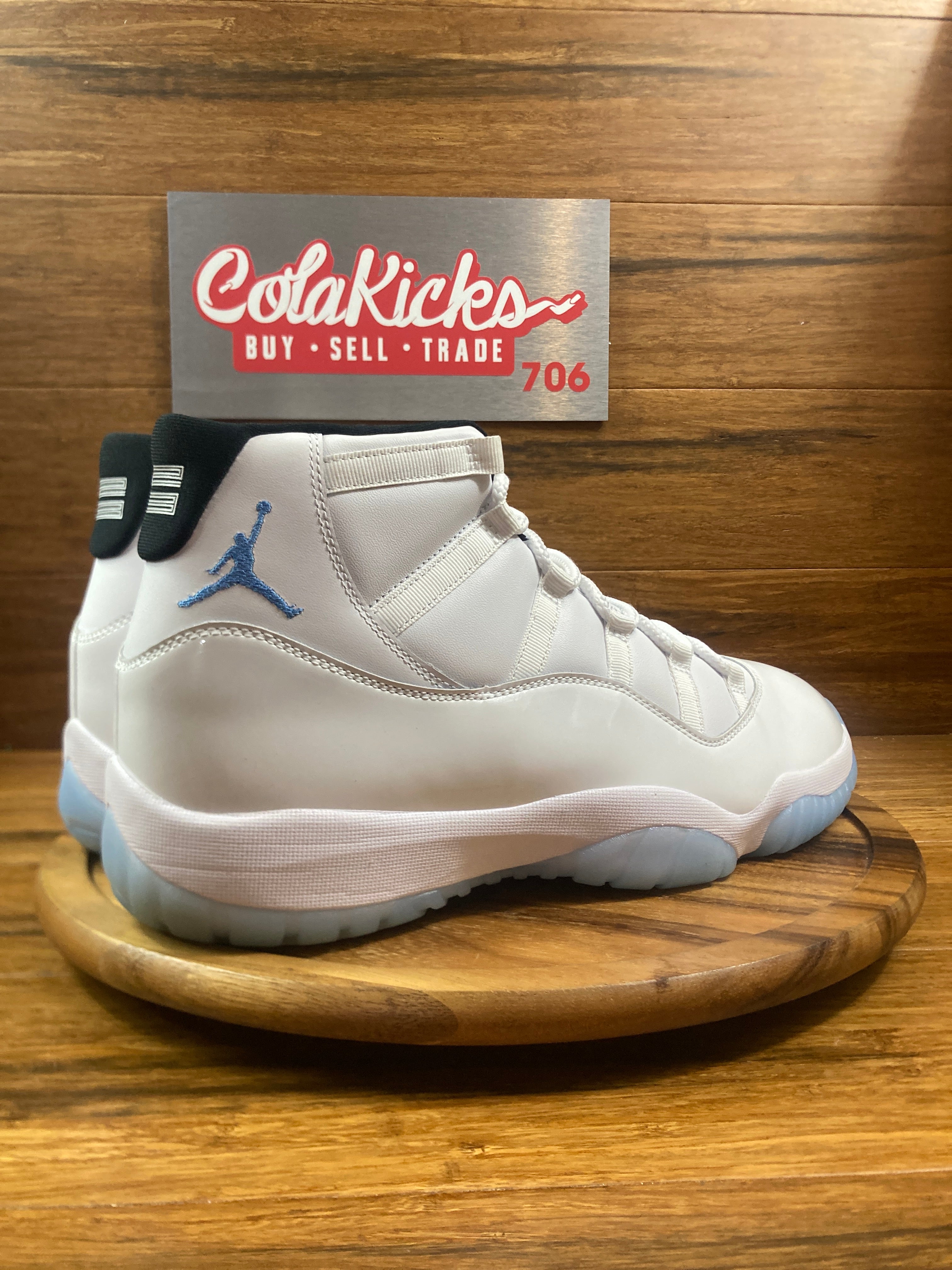 Jordan 11 Retro Legend Blue (2024)