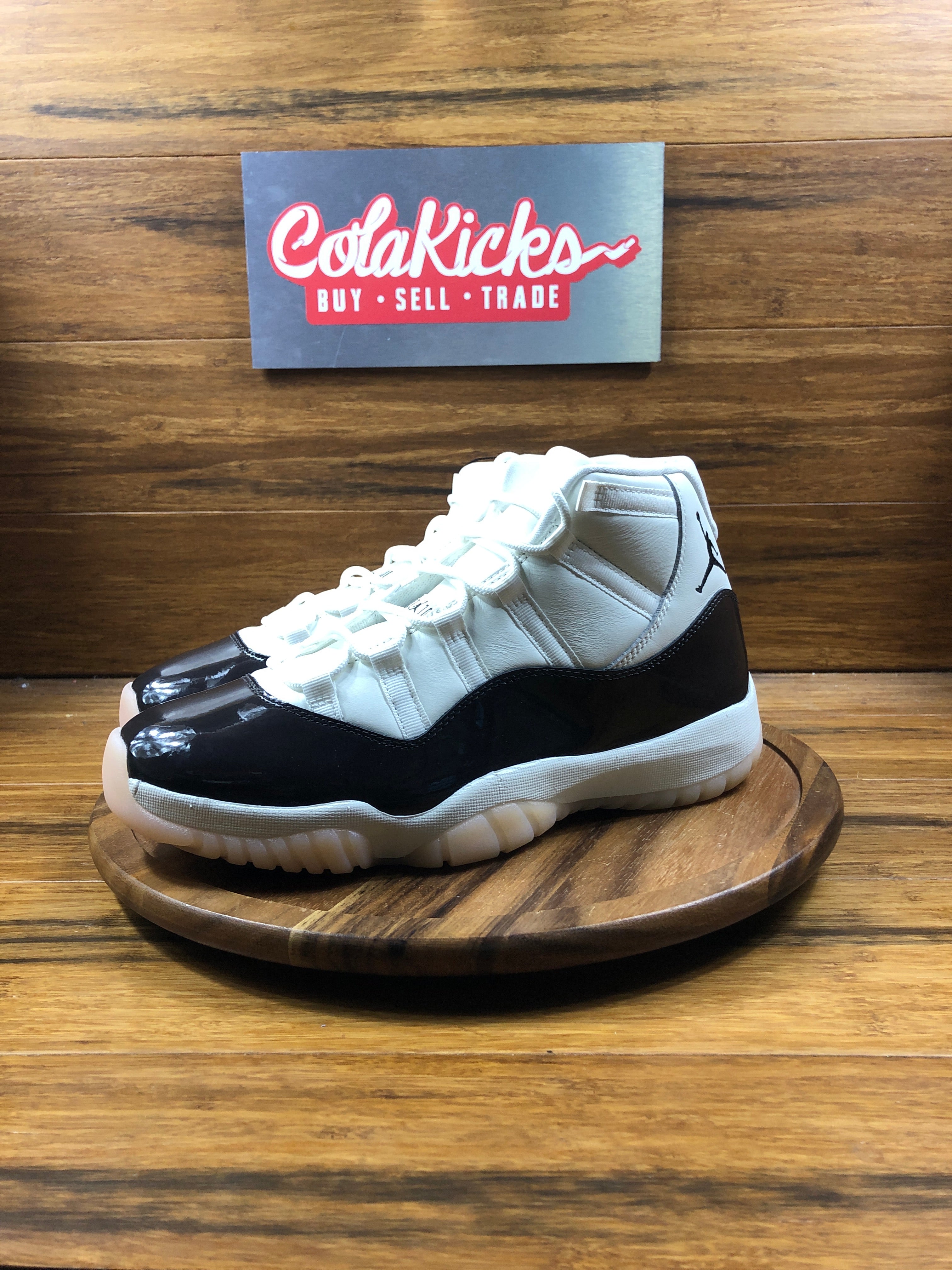 Jordan 11 Retro Neapolitan (Women's)