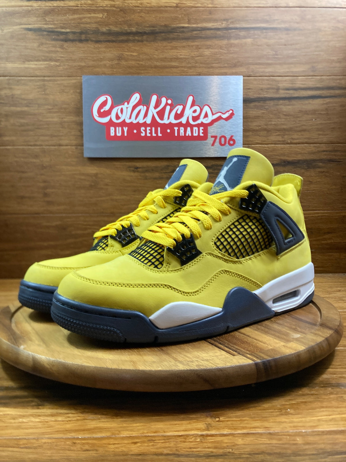 Jordan 4 Retro Lightning (2021)