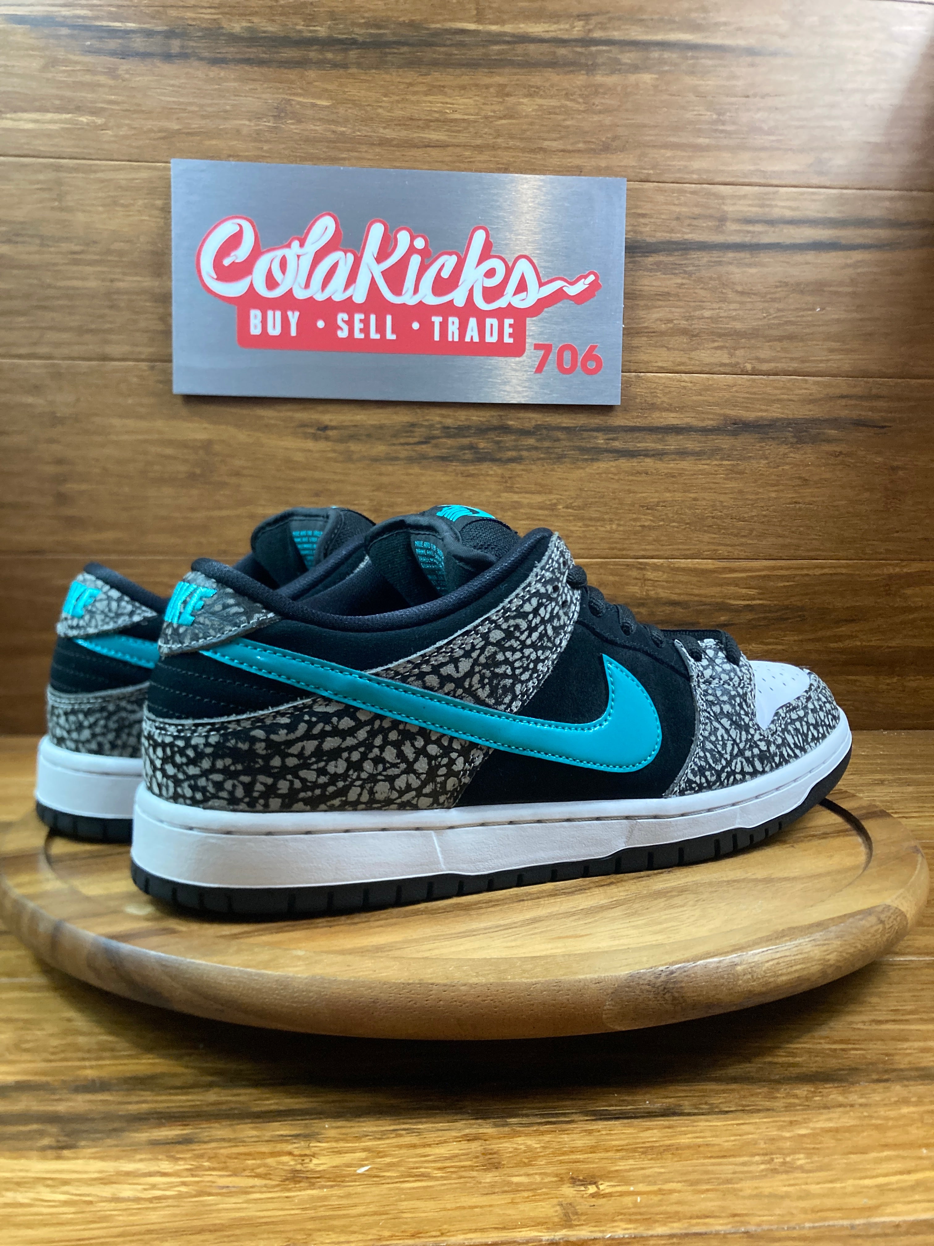 Nike SB Dunk Low atmos Elephant