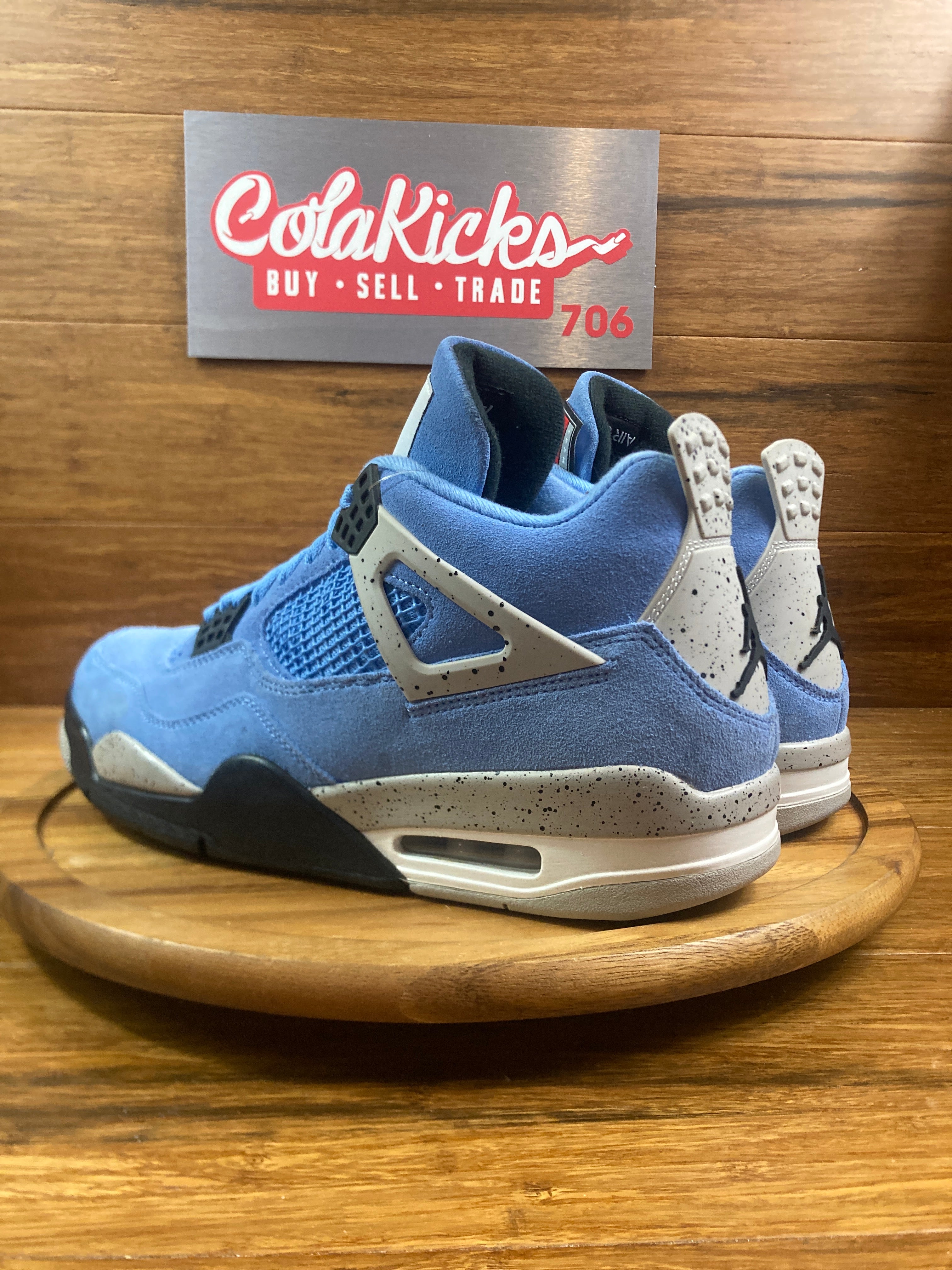 Jordan 4 Retro University Blue