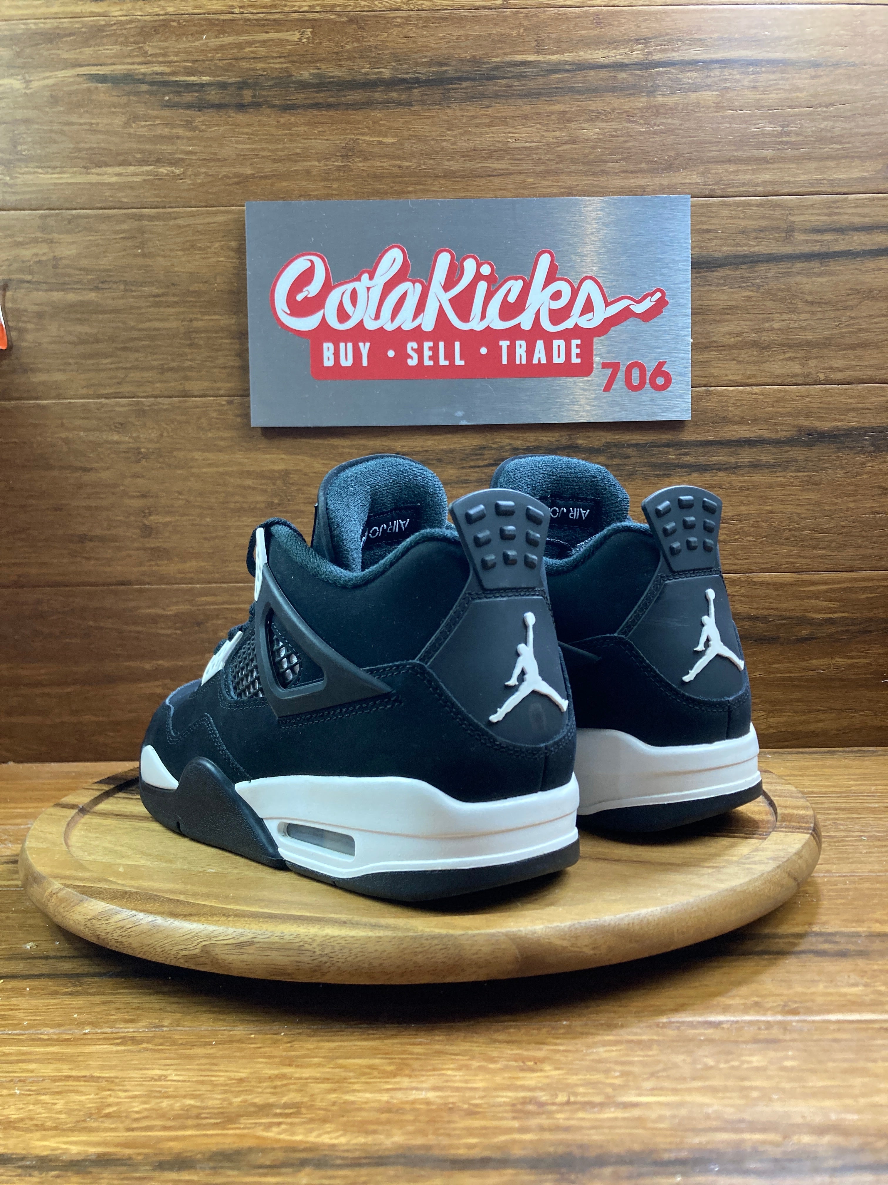 Jordan 4 Retro White Thunder