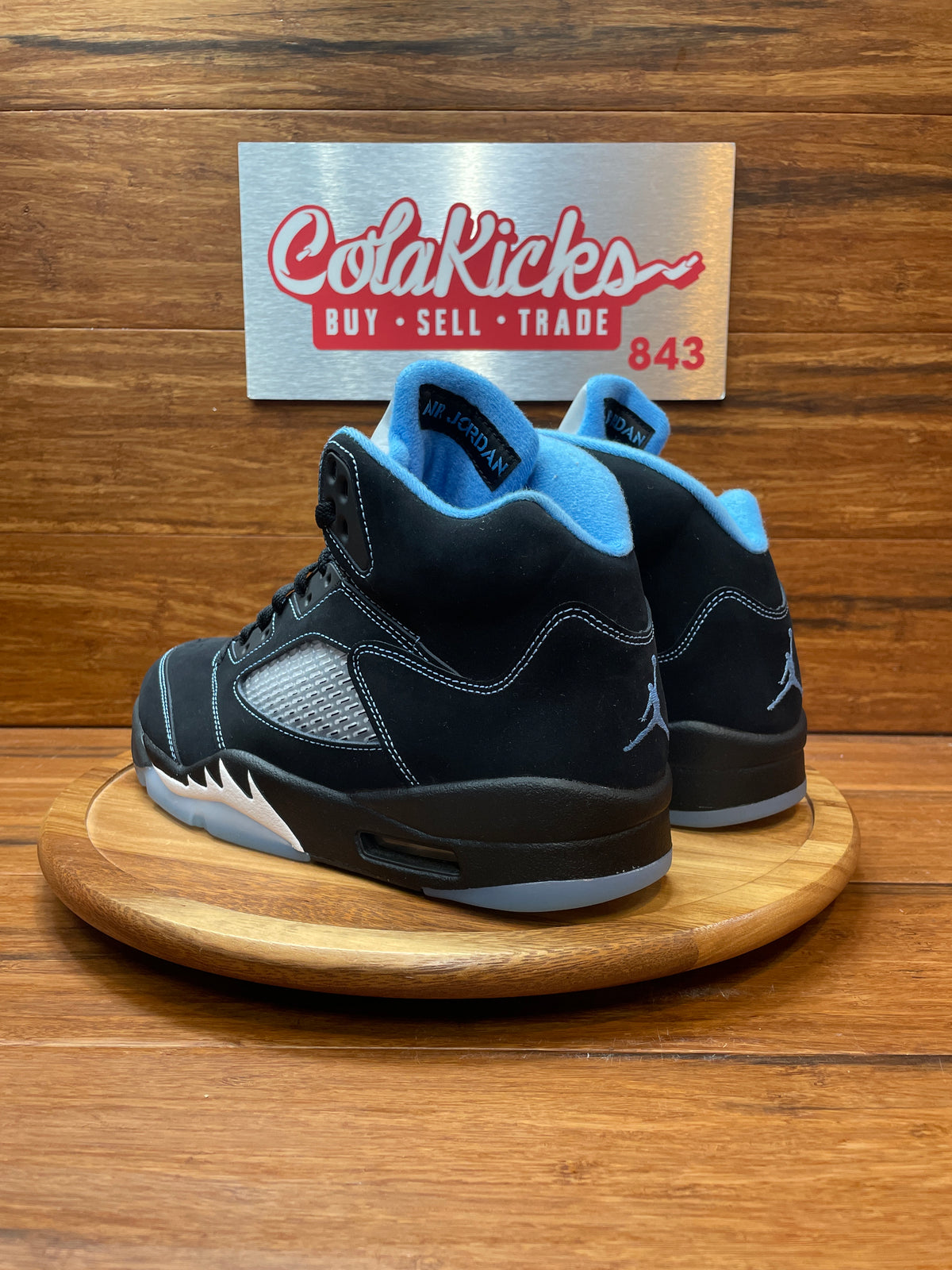 Jordan 5 Retro Black University Blue (2026)