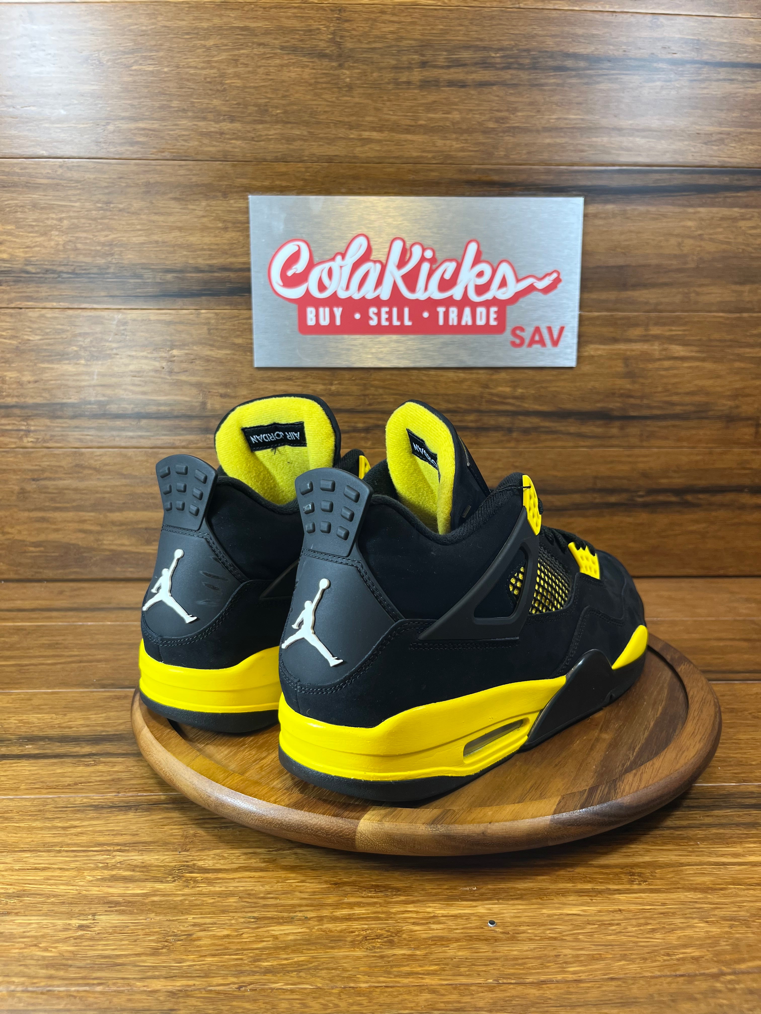 Jordan 4 Retro Thunder (2023)