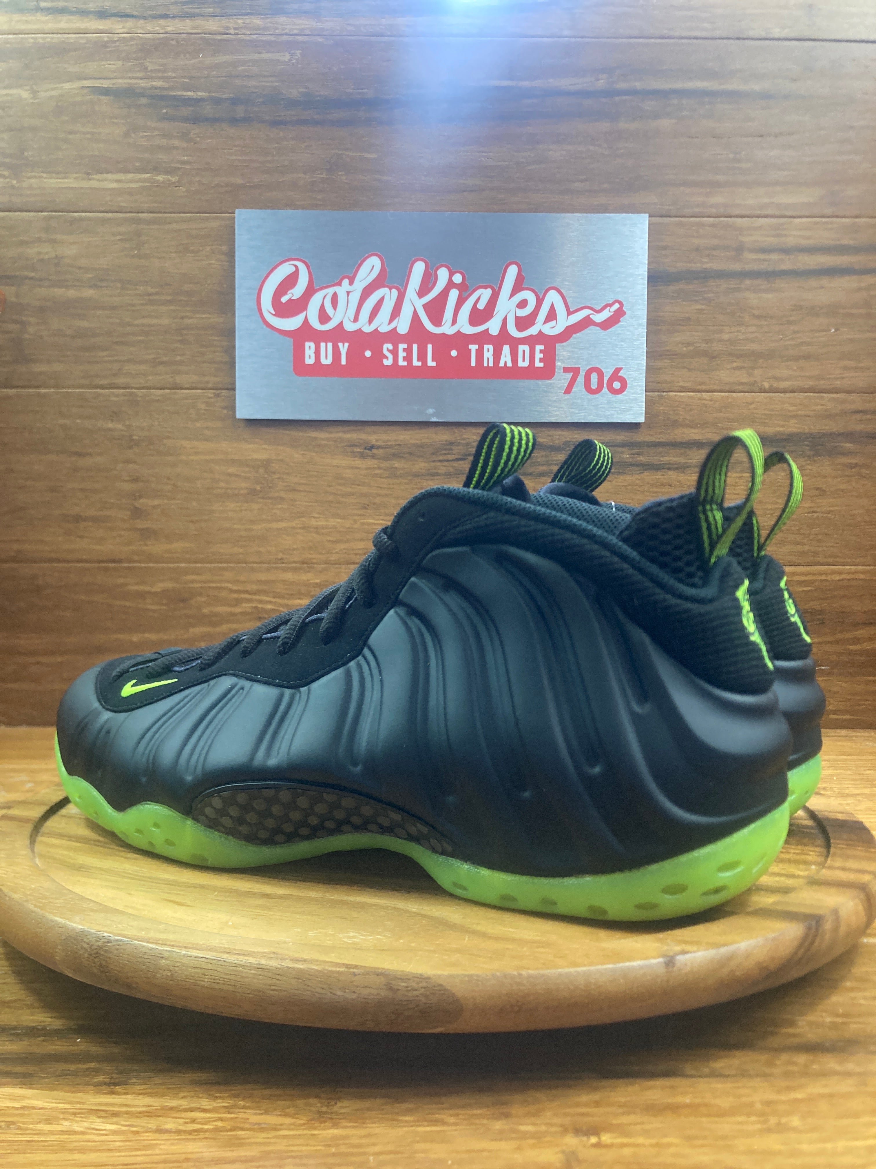 Nike Air Foamposite One Black Volt