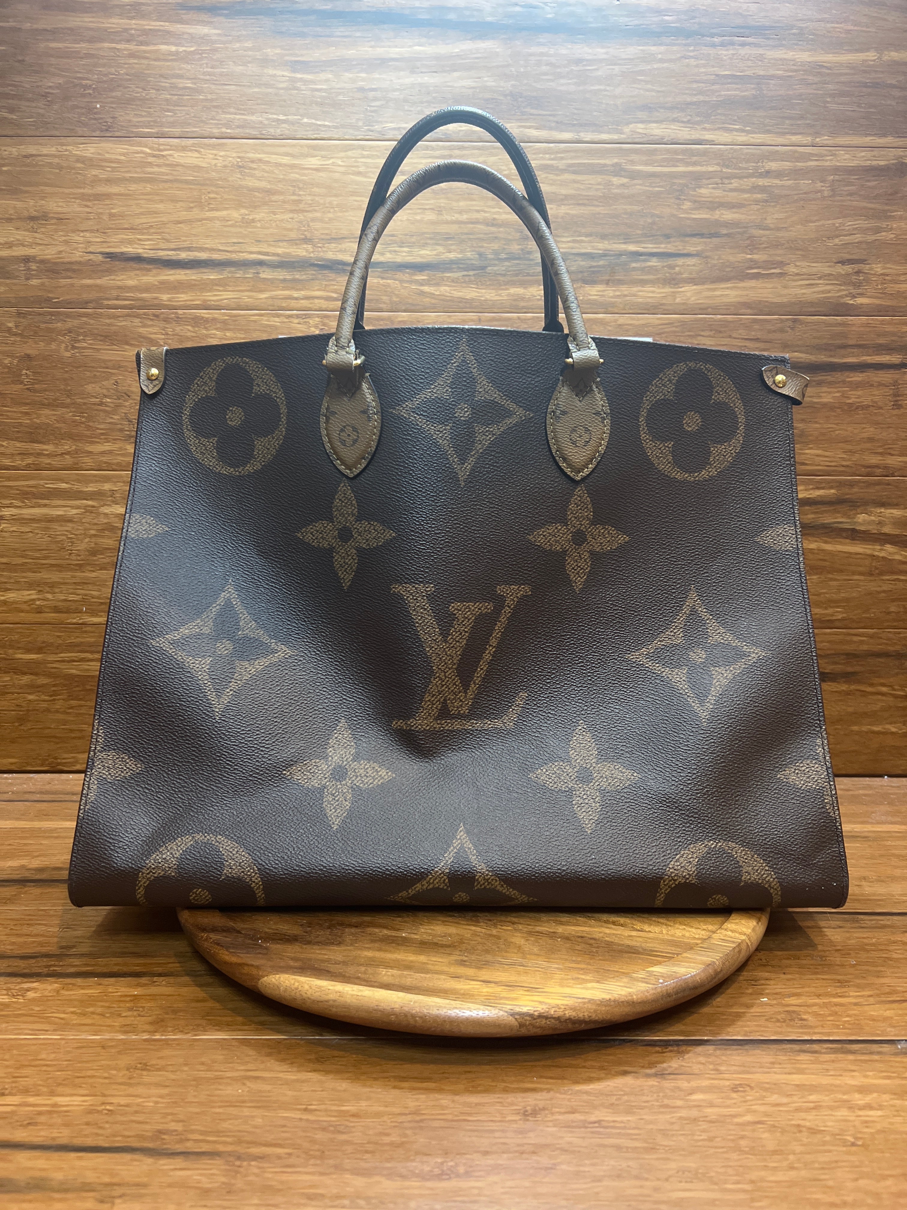 Louis Vuitton Onthego Monogram Giant Reverse MM Brown