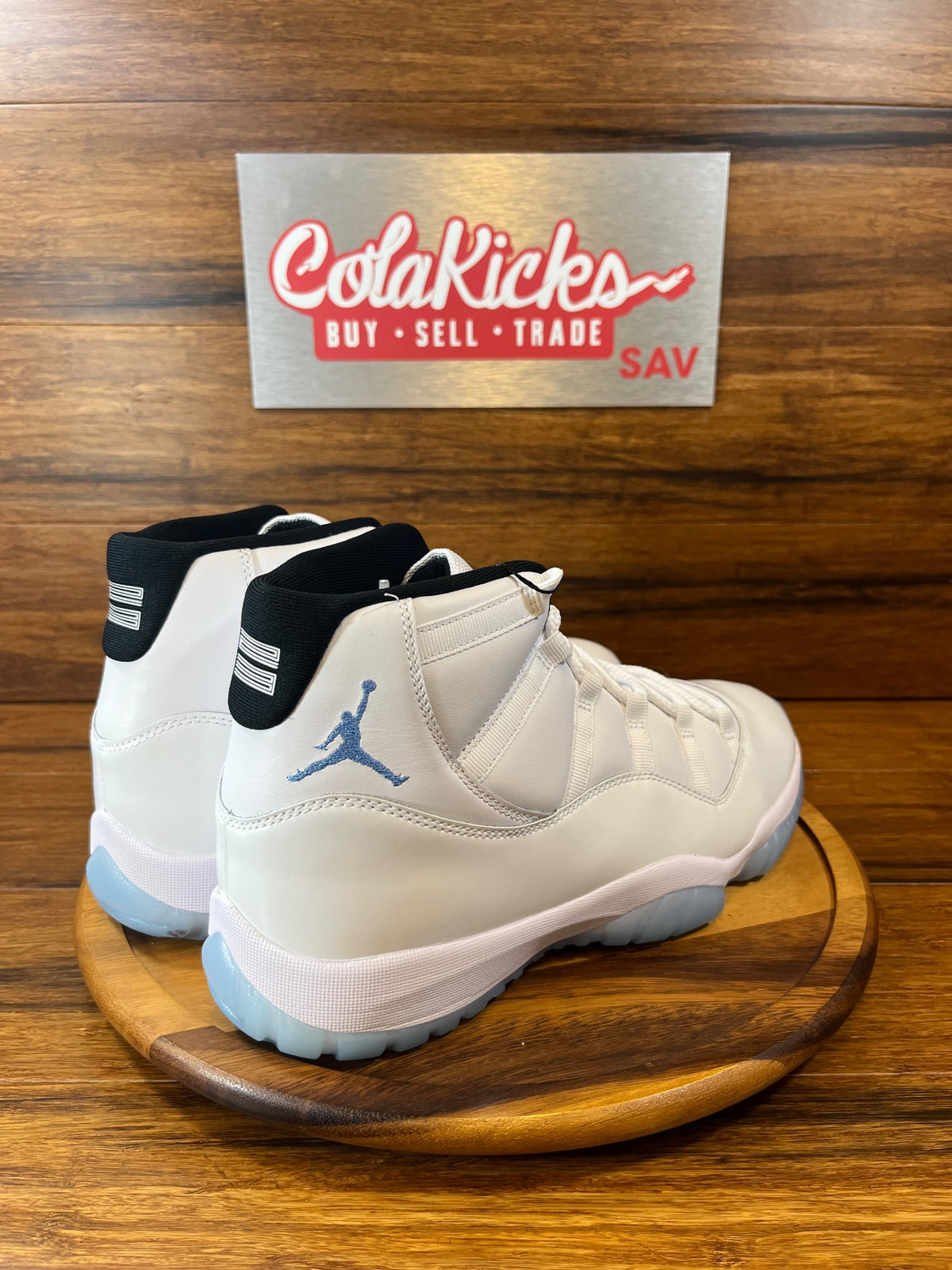Jordan 11 Retro Legend Blue (2024)