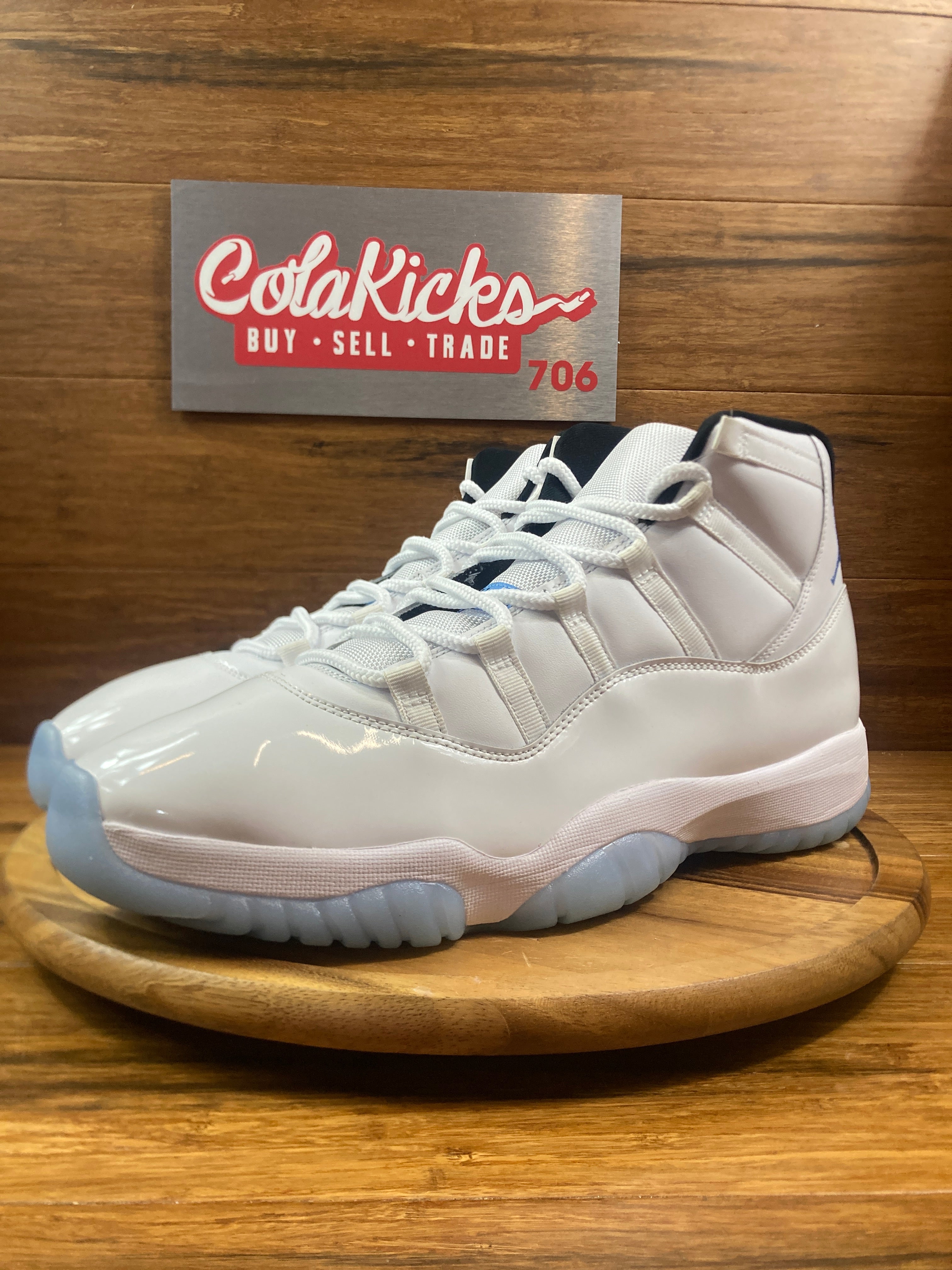 Jordan 11 Retro Legend Blue (2024)