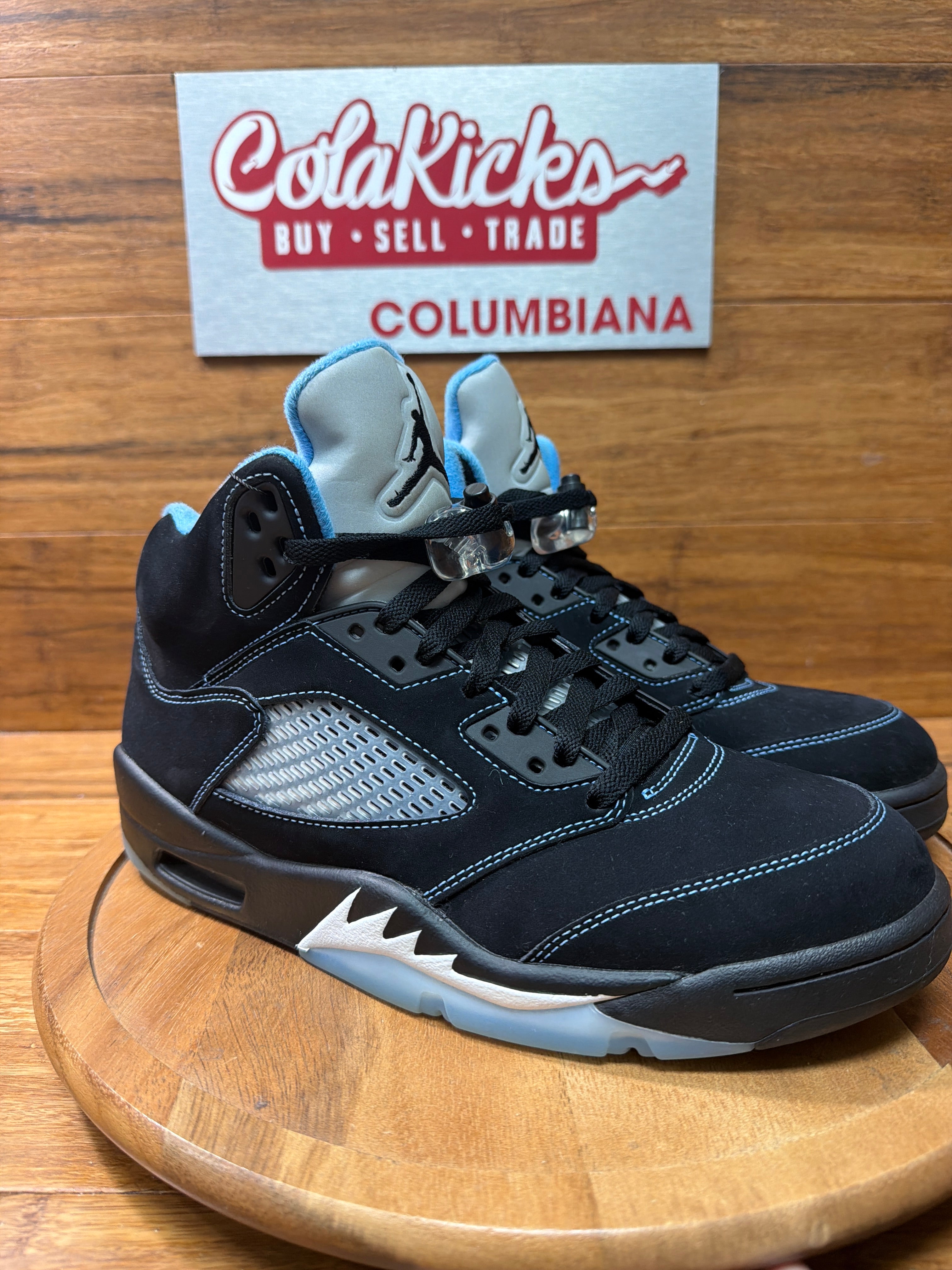 Jordan 5 Retro Black University Blue (2026)