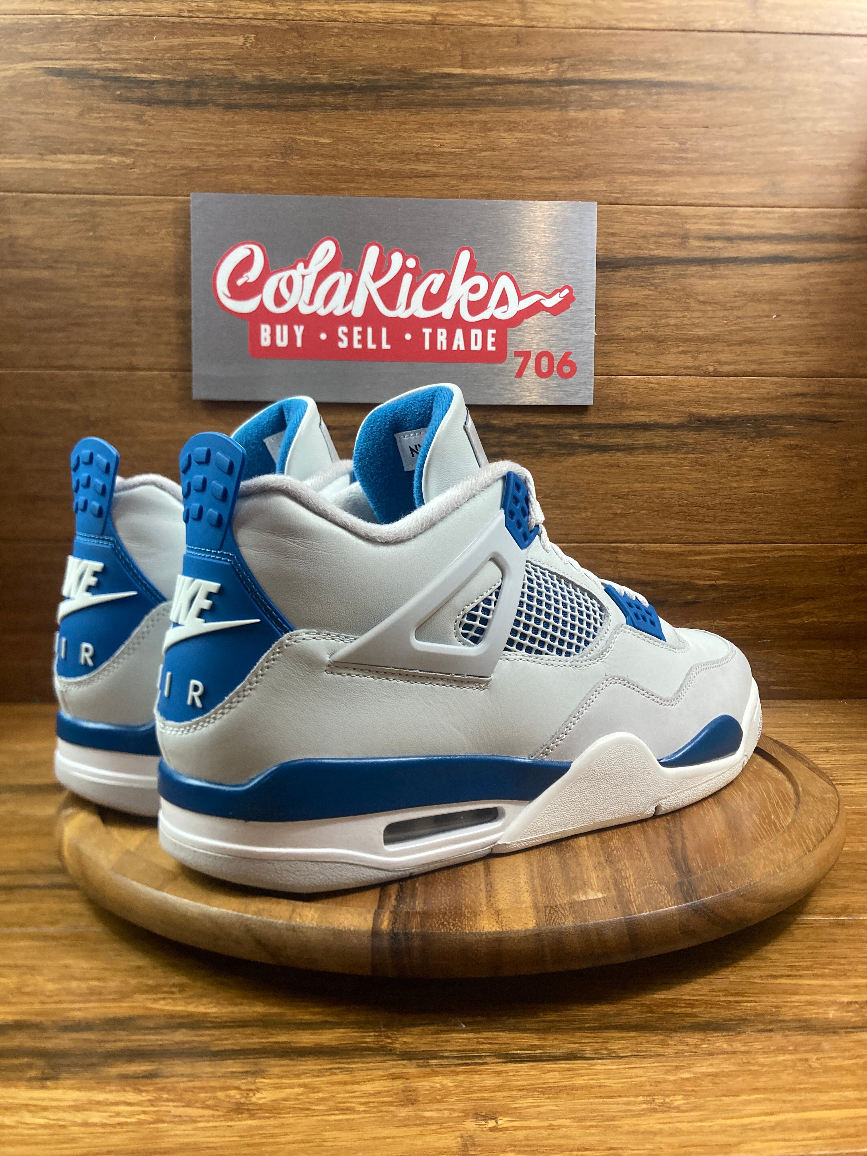 Jordan 4 Retro Military Blue (2024)