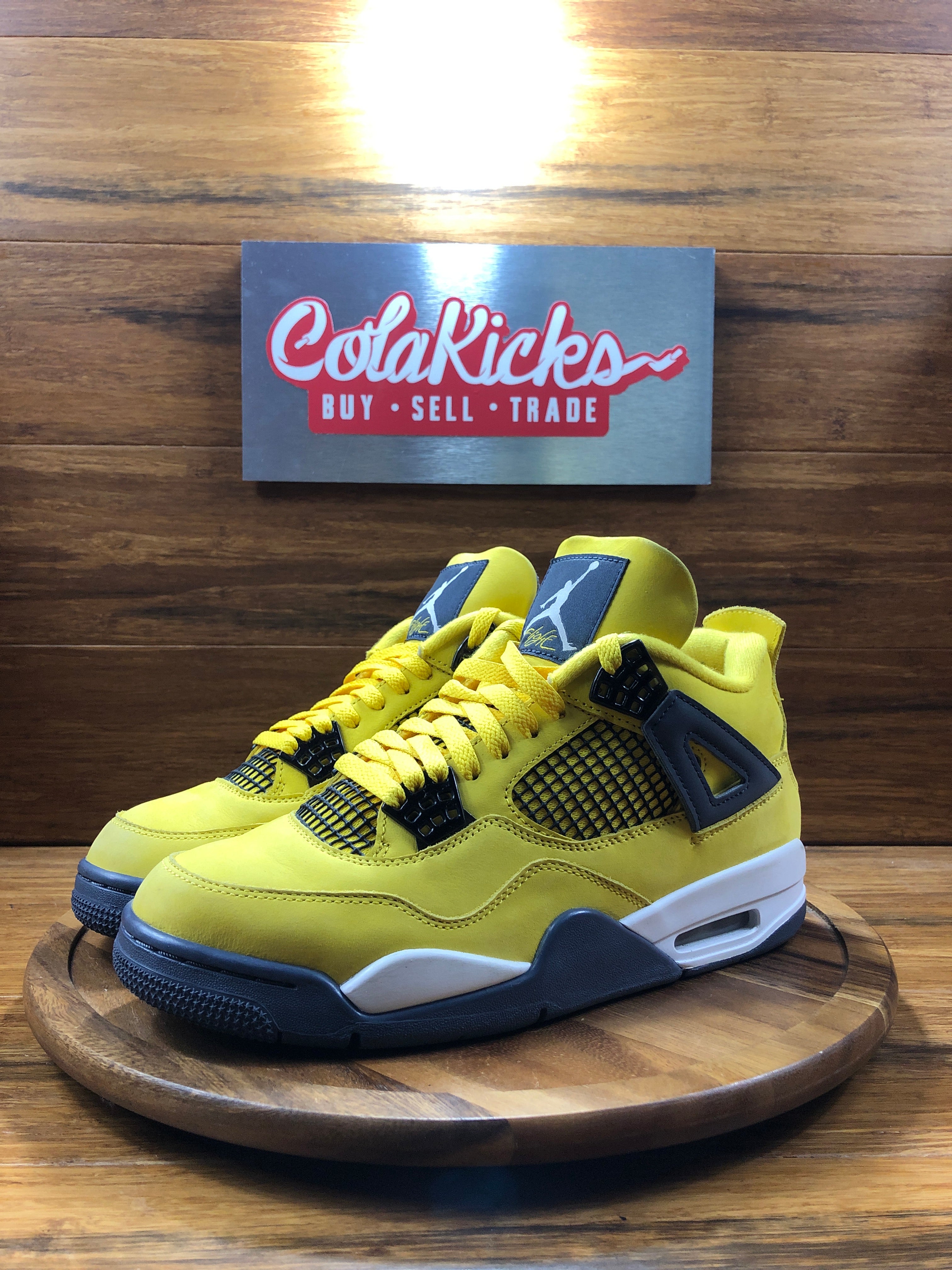 Jordan 4 Retro Lightning (2021)