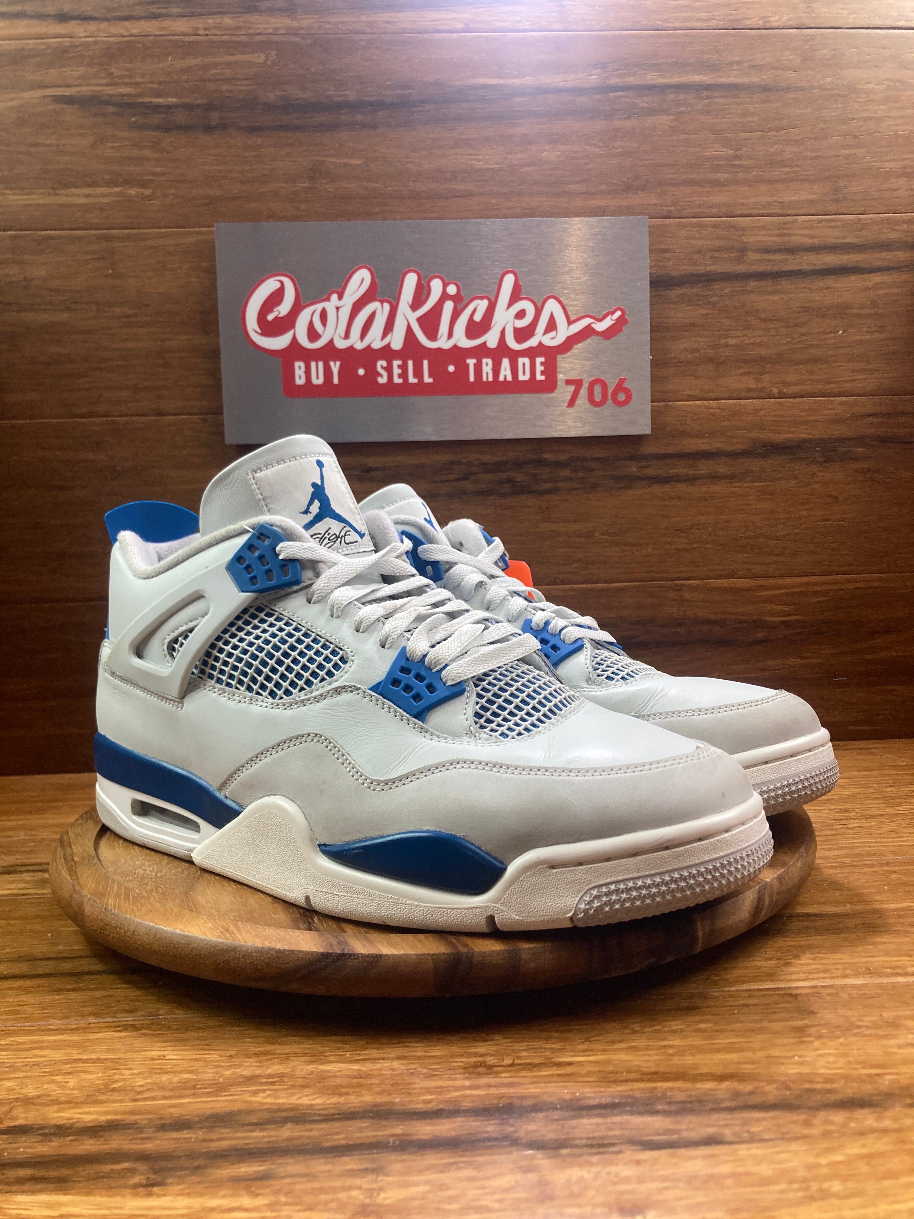 Jordan 4 Retro Military Blue (2024)