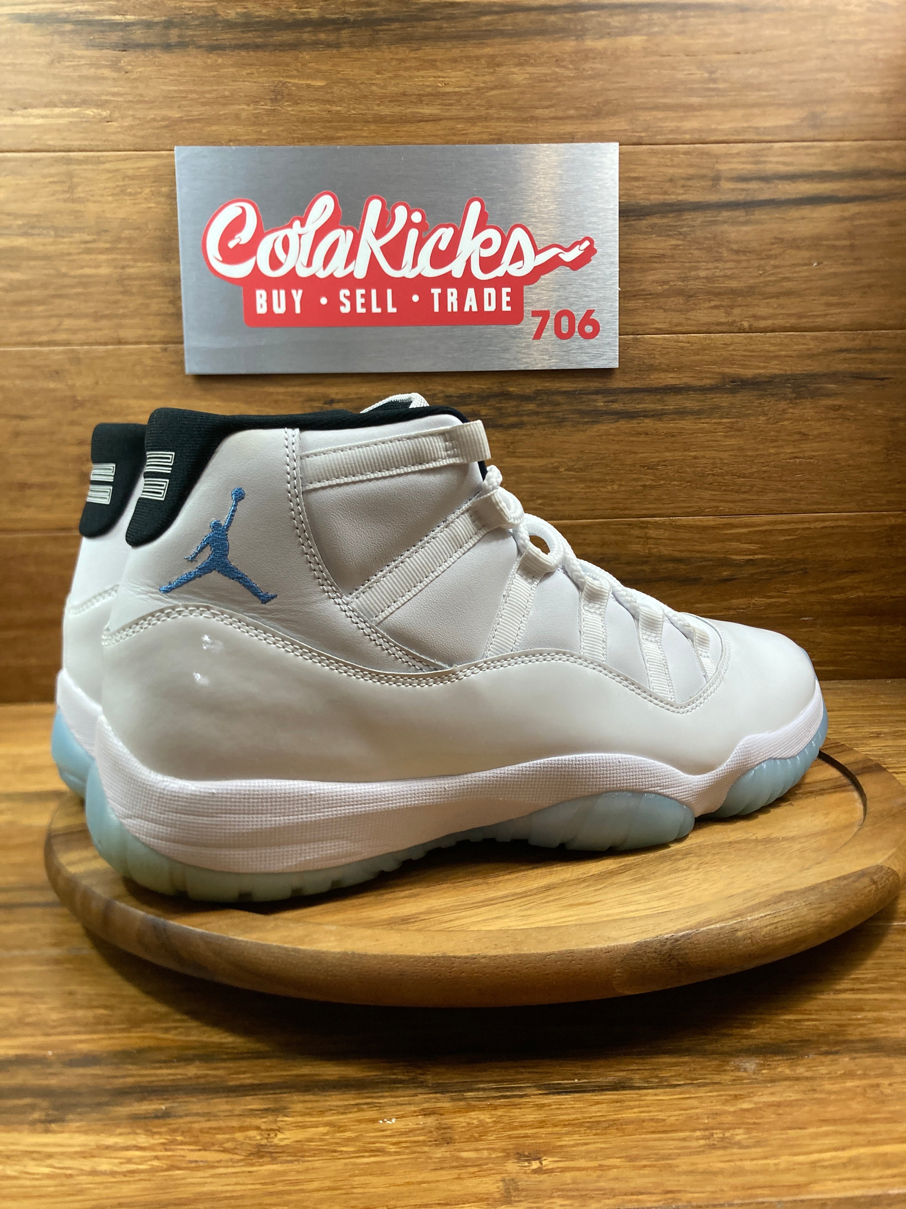 Jordan 11 Retro Legend Blue (2024)