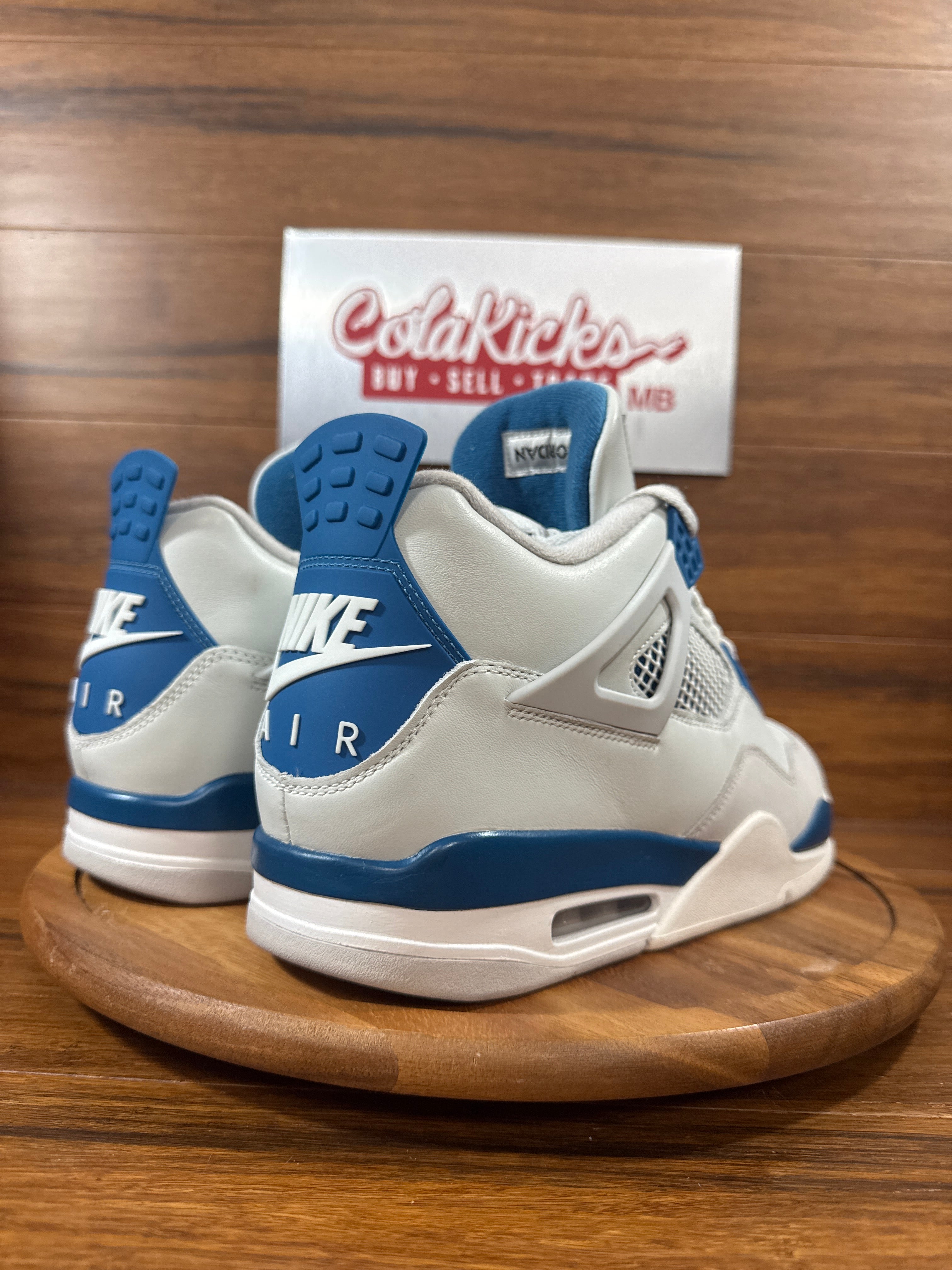Jordan 4 Retro Military Blue (2024)