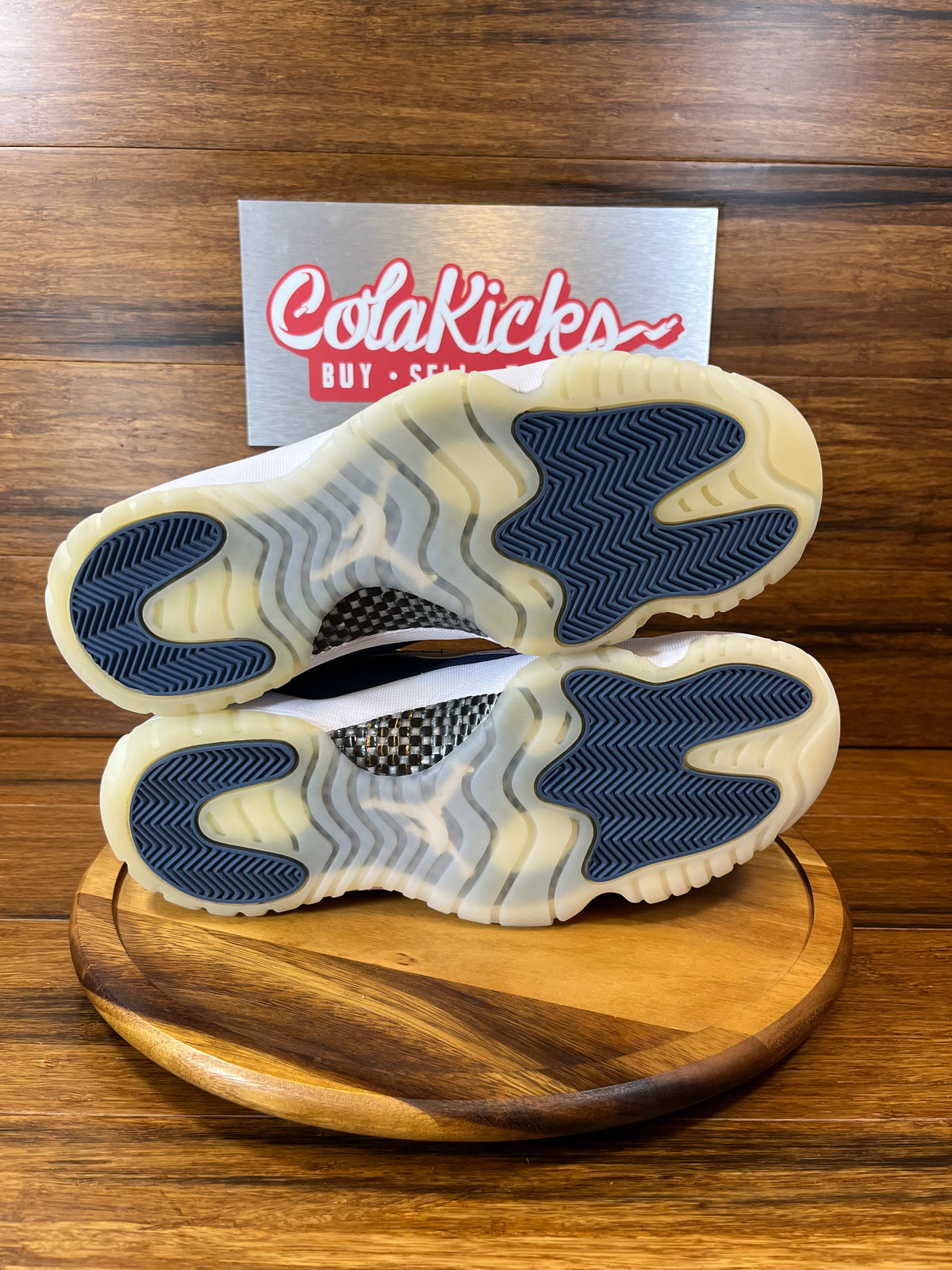 Jordan 11 Retro Low Diffused Blue