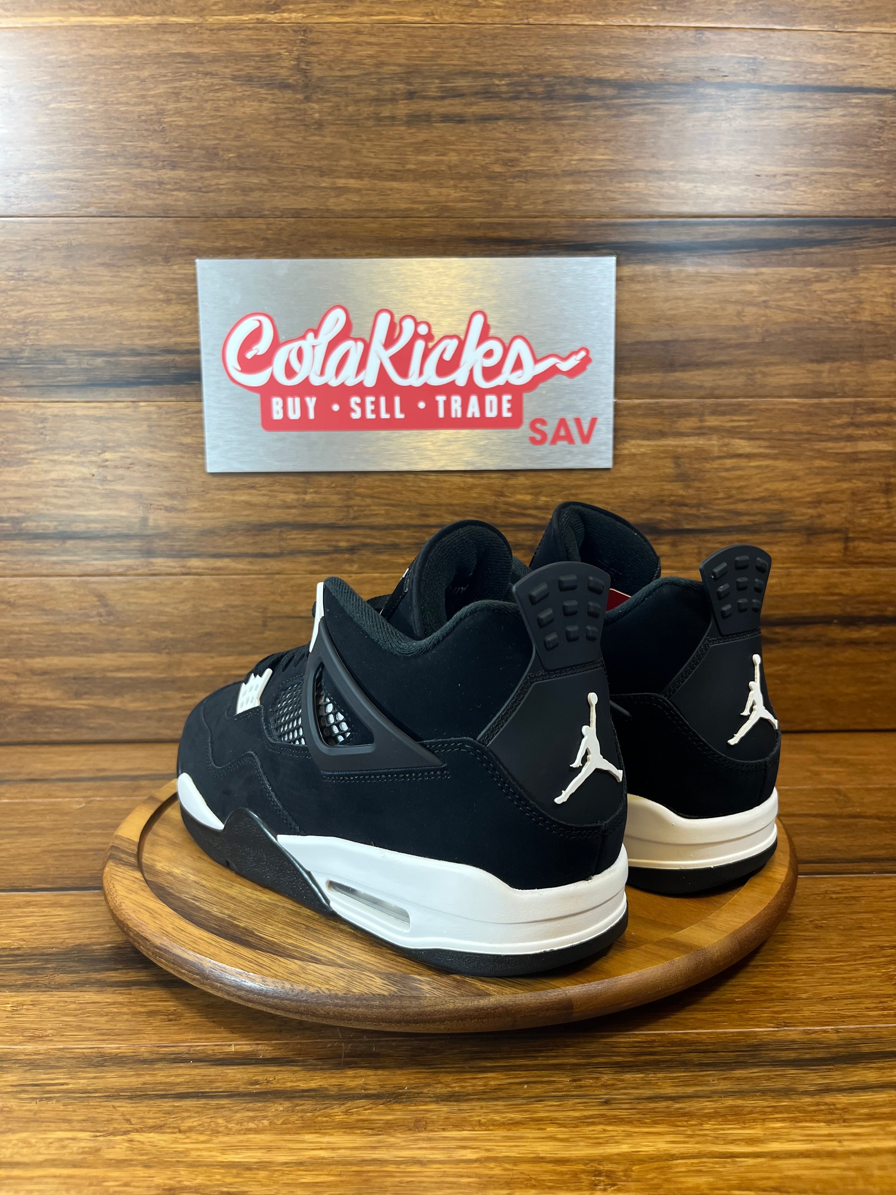 Jordan 4 Retro White Thunder