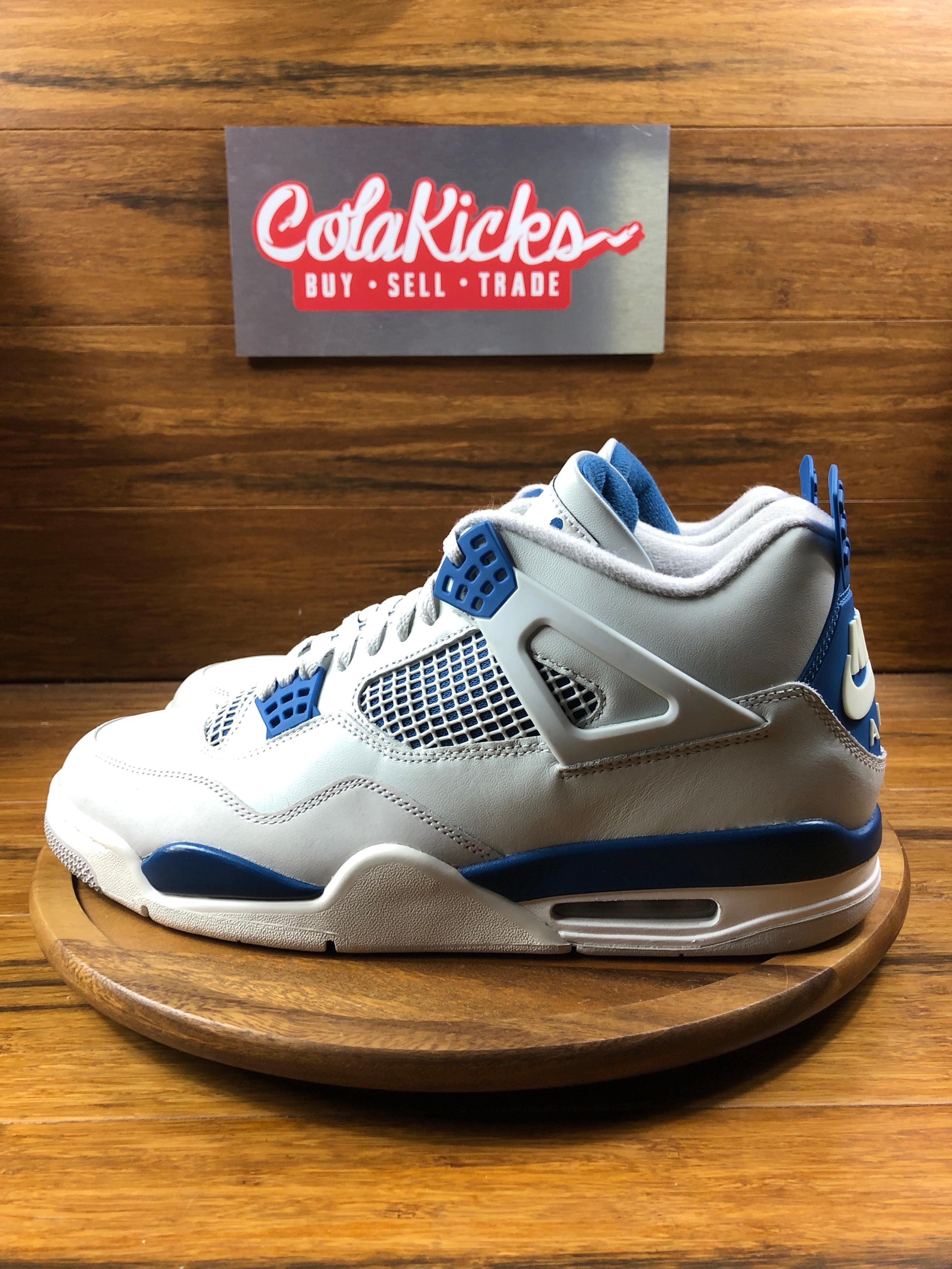 Jordan 4 Retro Military Blue (2024)