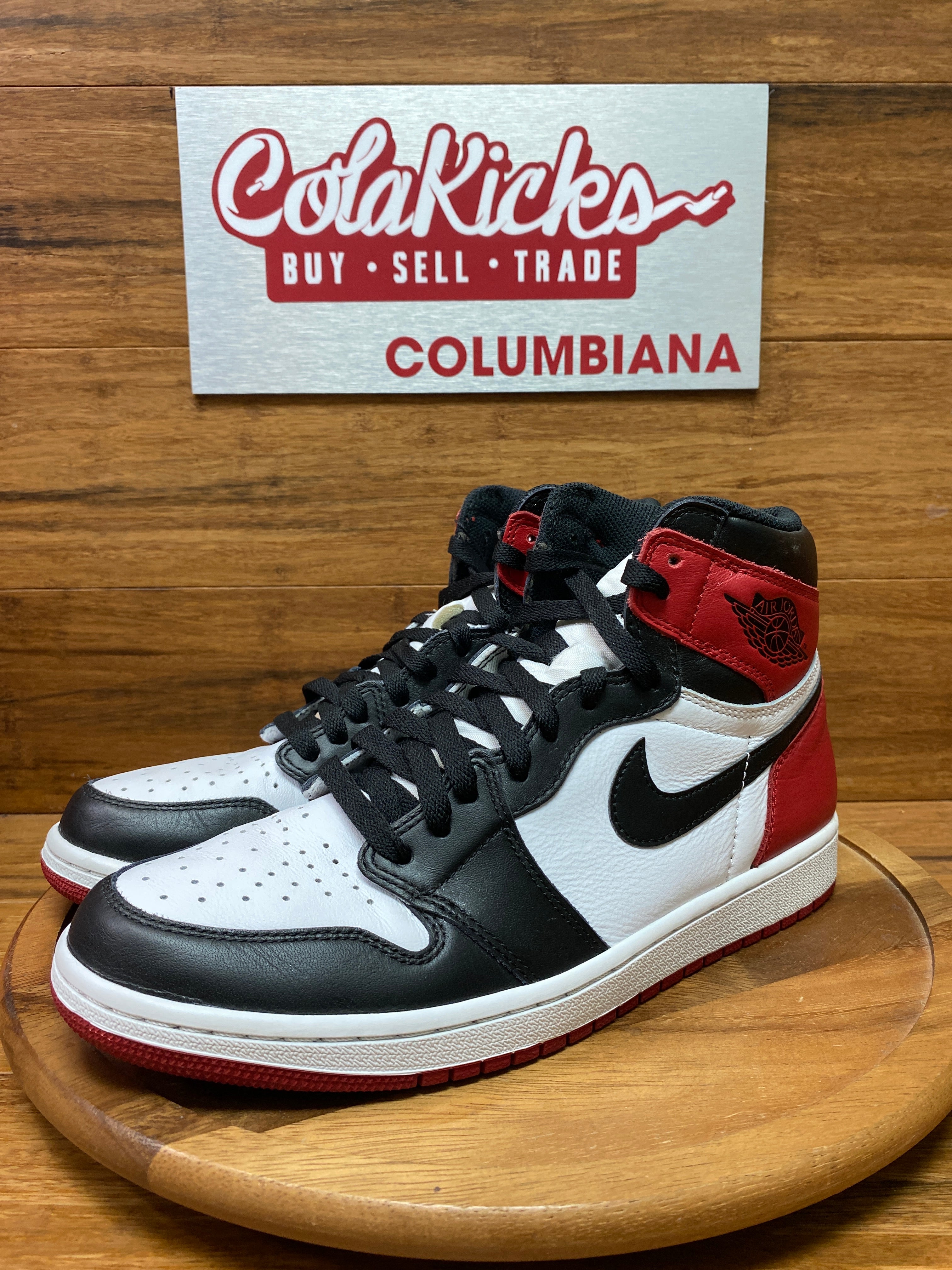 Jordan 1 Retro Black Toe (2016)