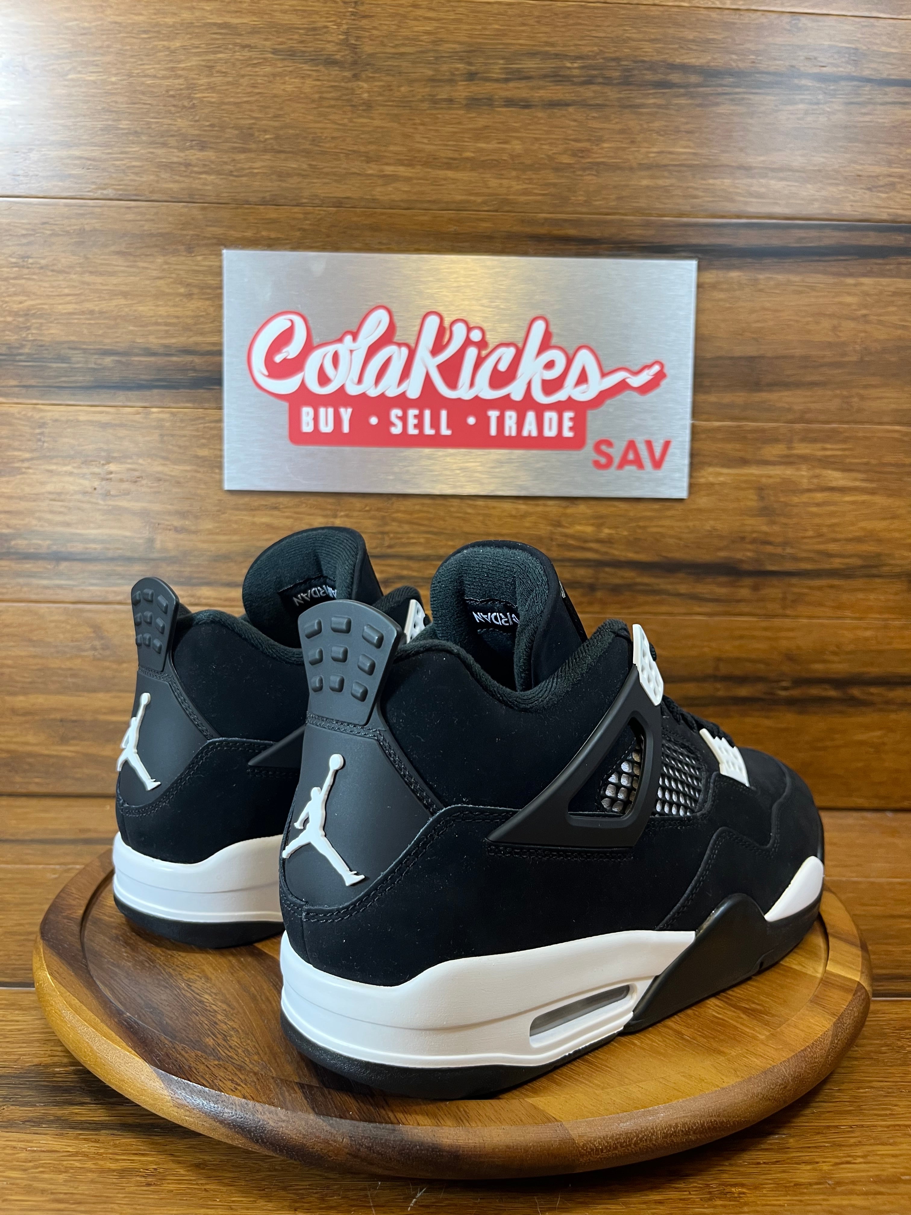 Jordan 4 Retro White Thunder