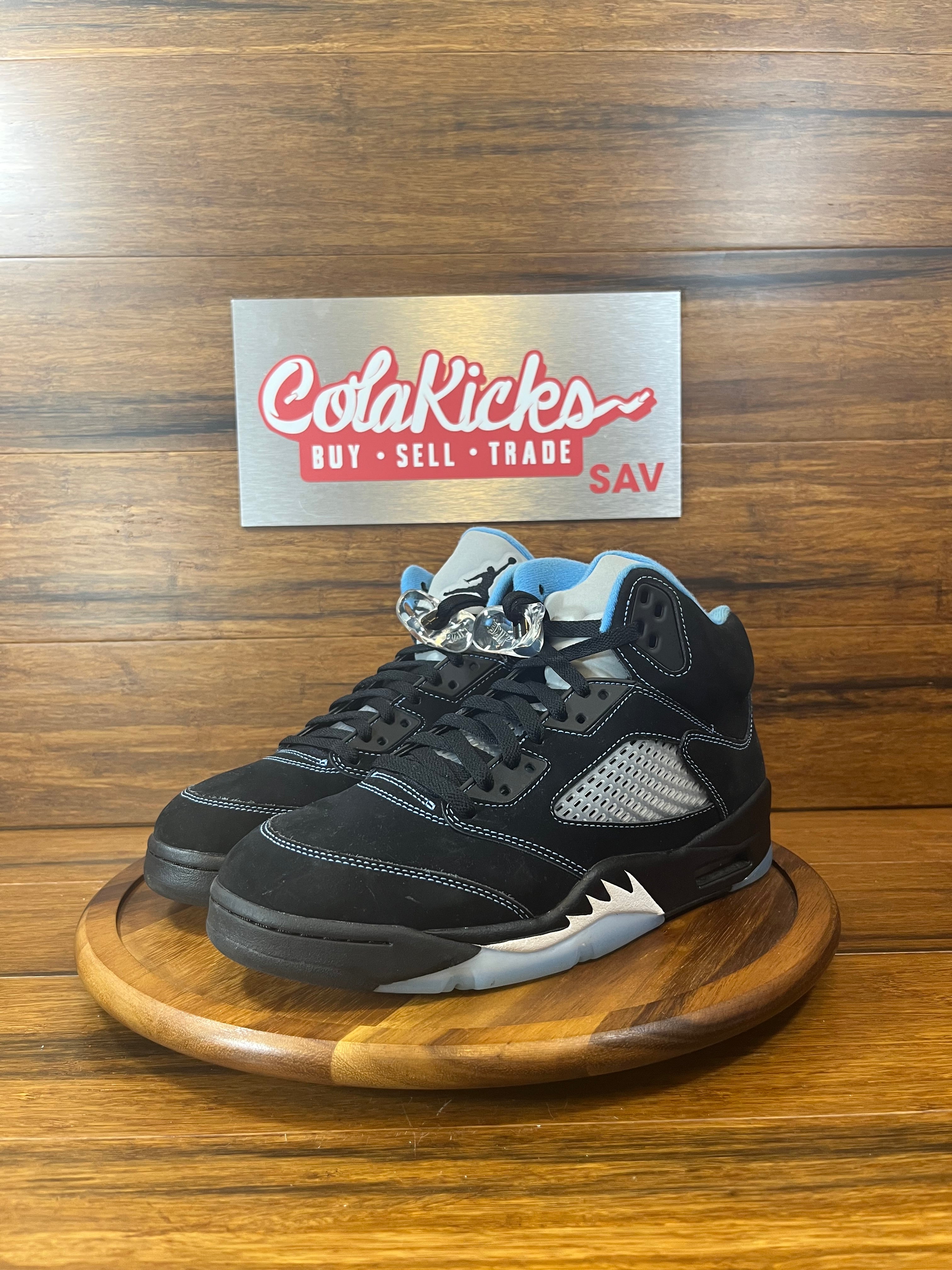 Jordan 5 Retro Black University Blue (2026)