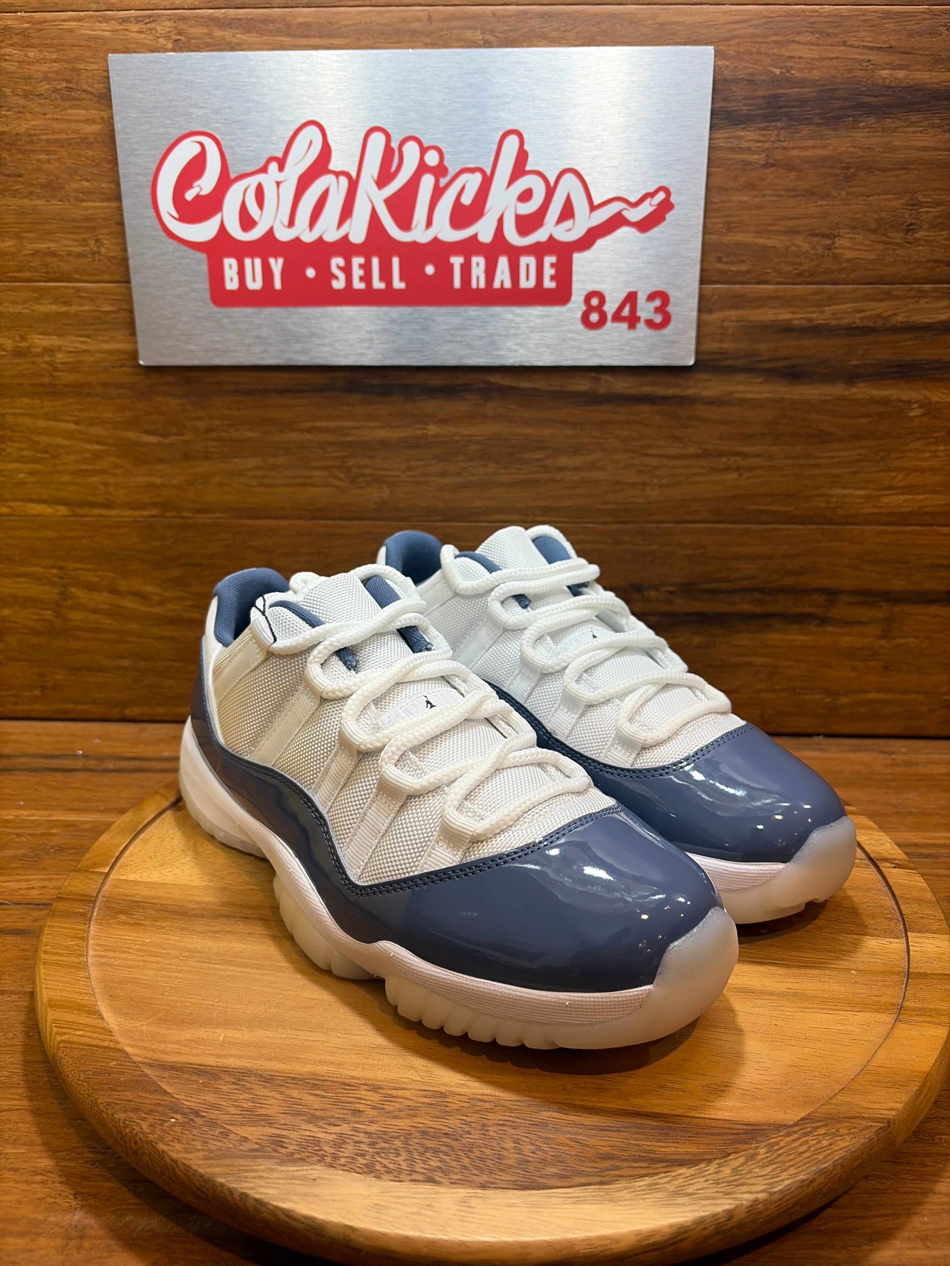 Jordan 11 Retro Low Diffused Blue