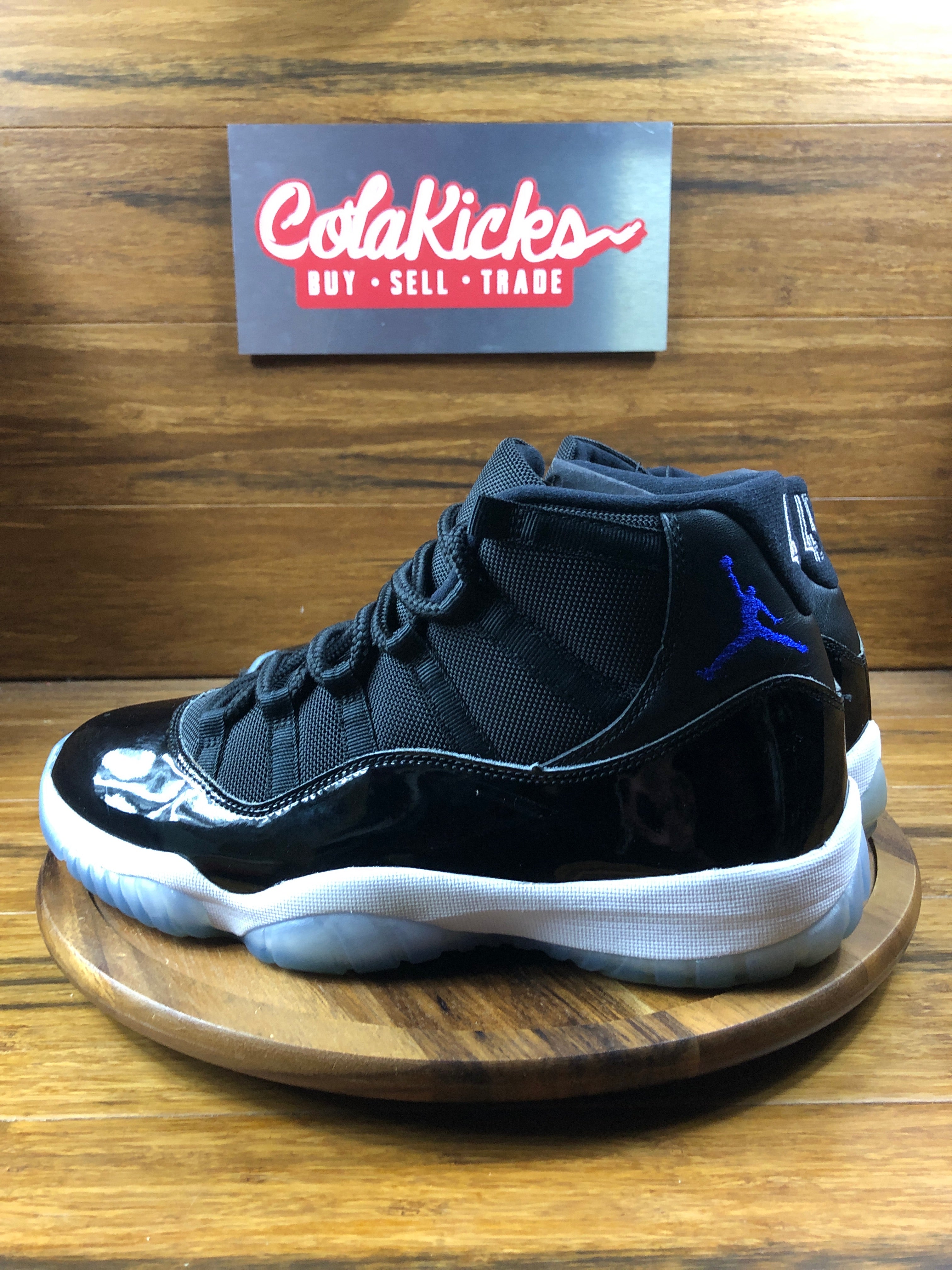 Jordan 11 Retro Space Jam (2016)